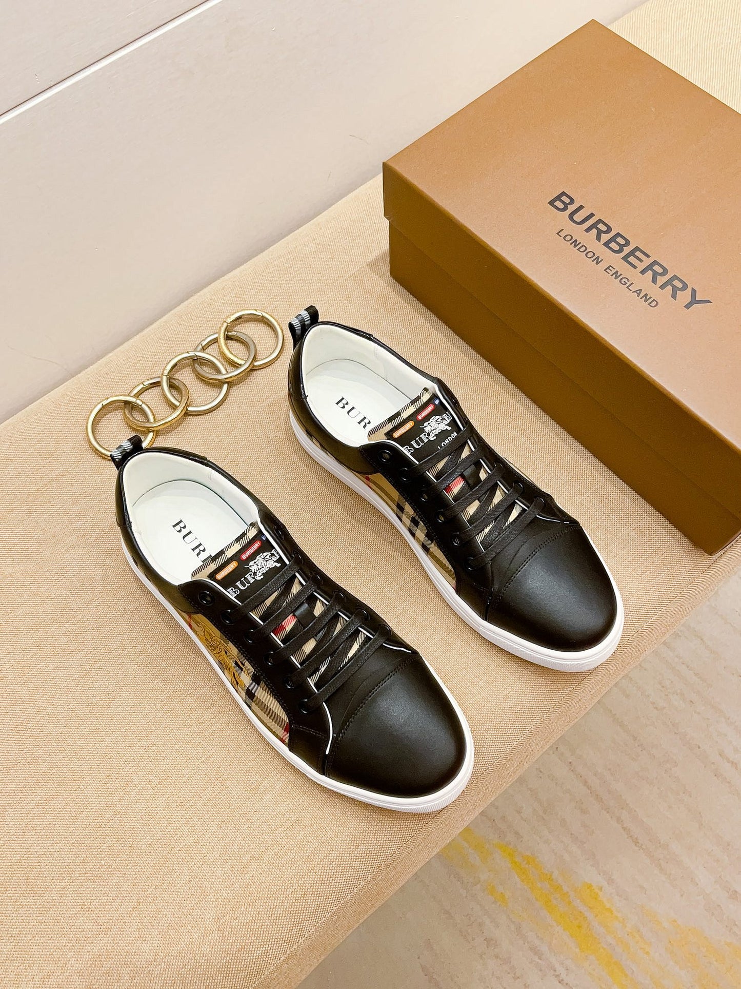 Burberry-089Shoes