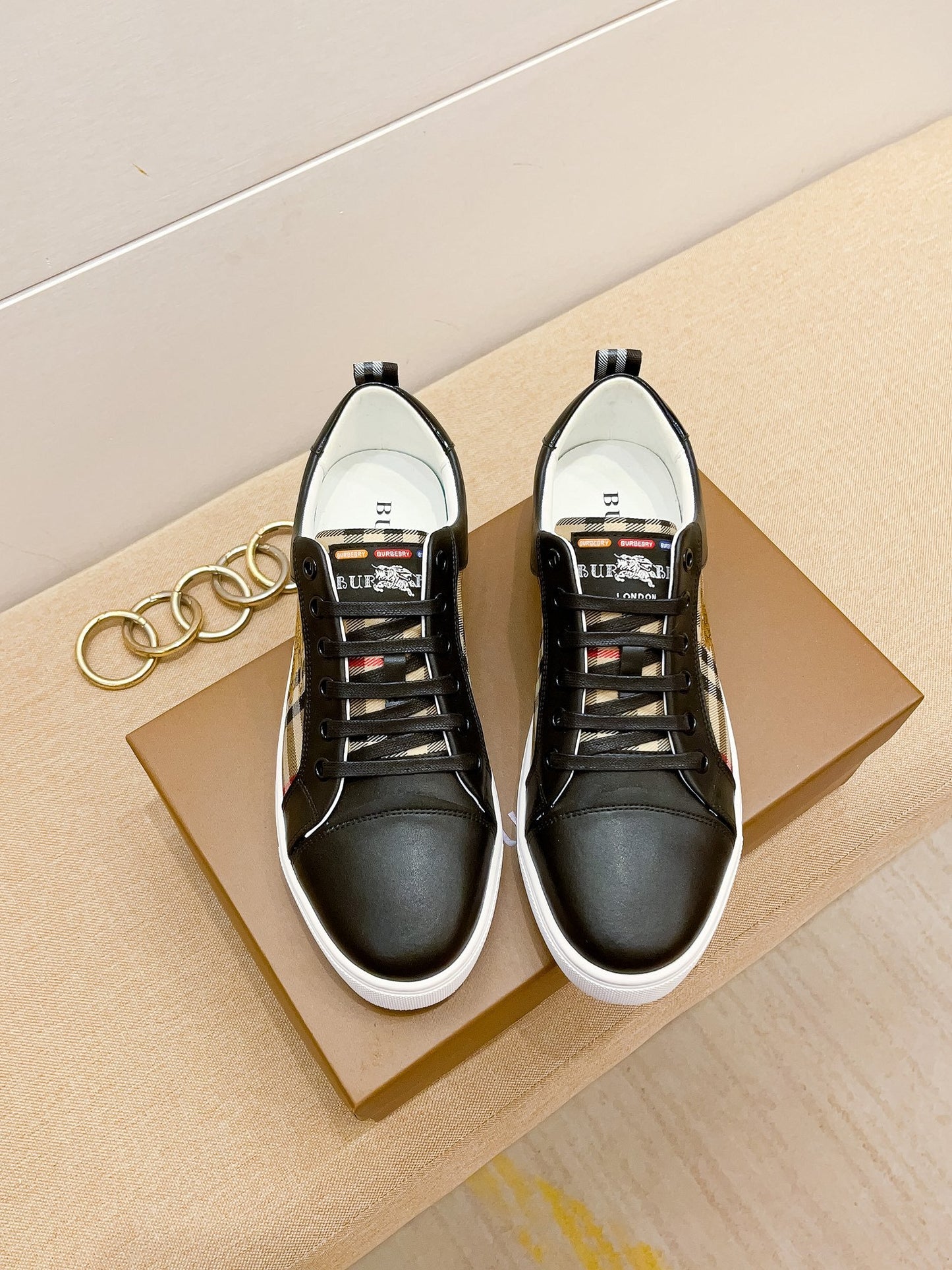 Burberry-089Shoes