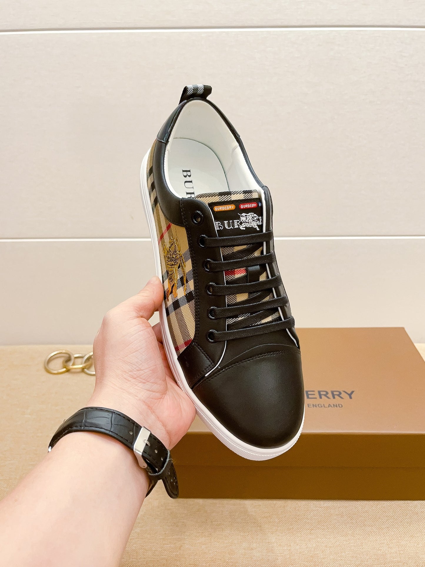 Burberry-089Shoes