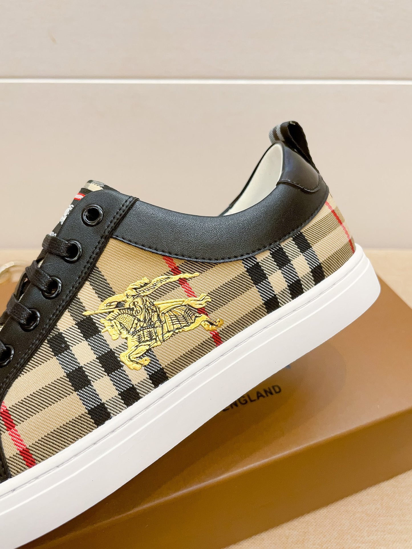 Burberry-089Shoes
