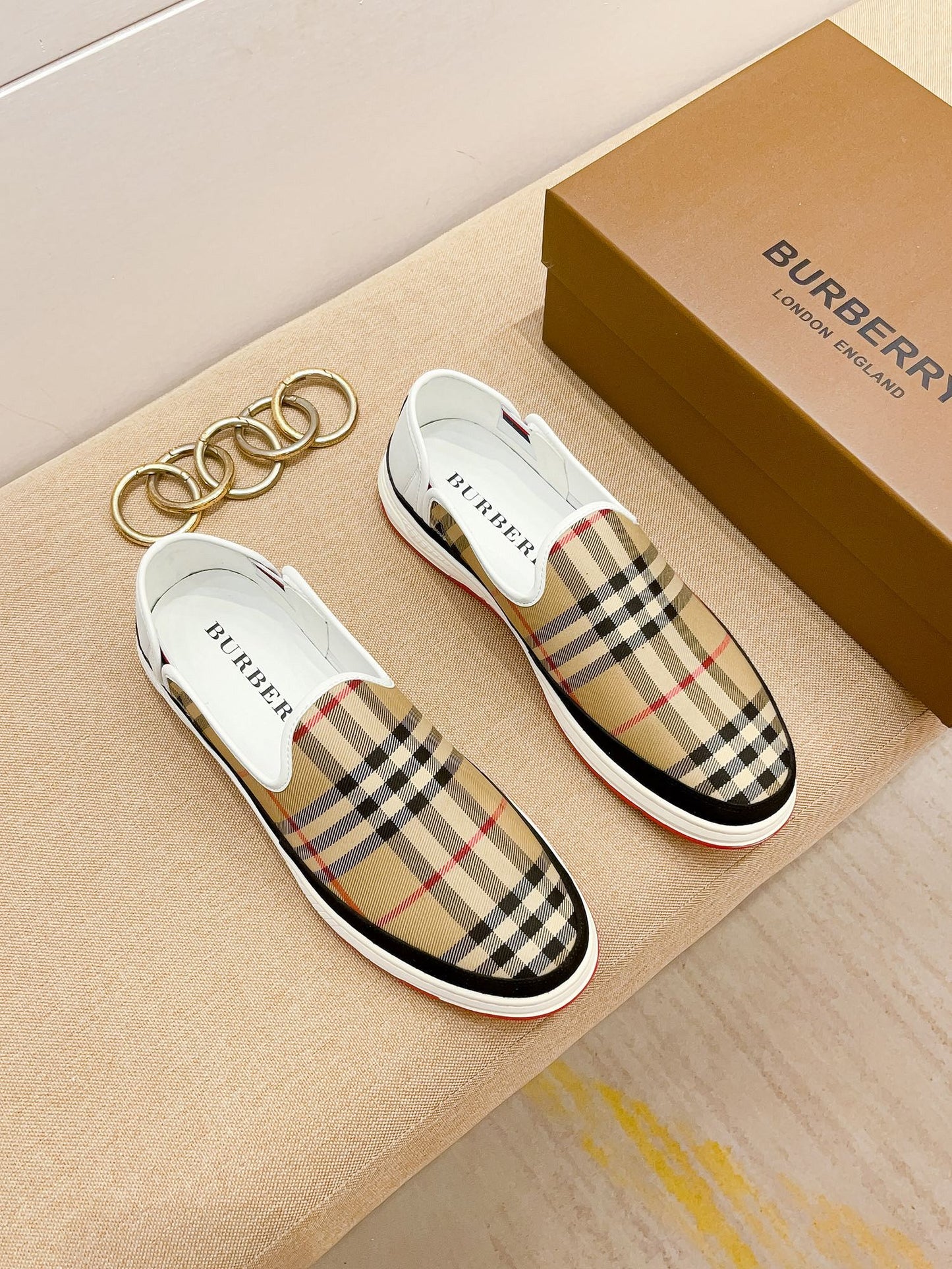 Burberry-092Shoes