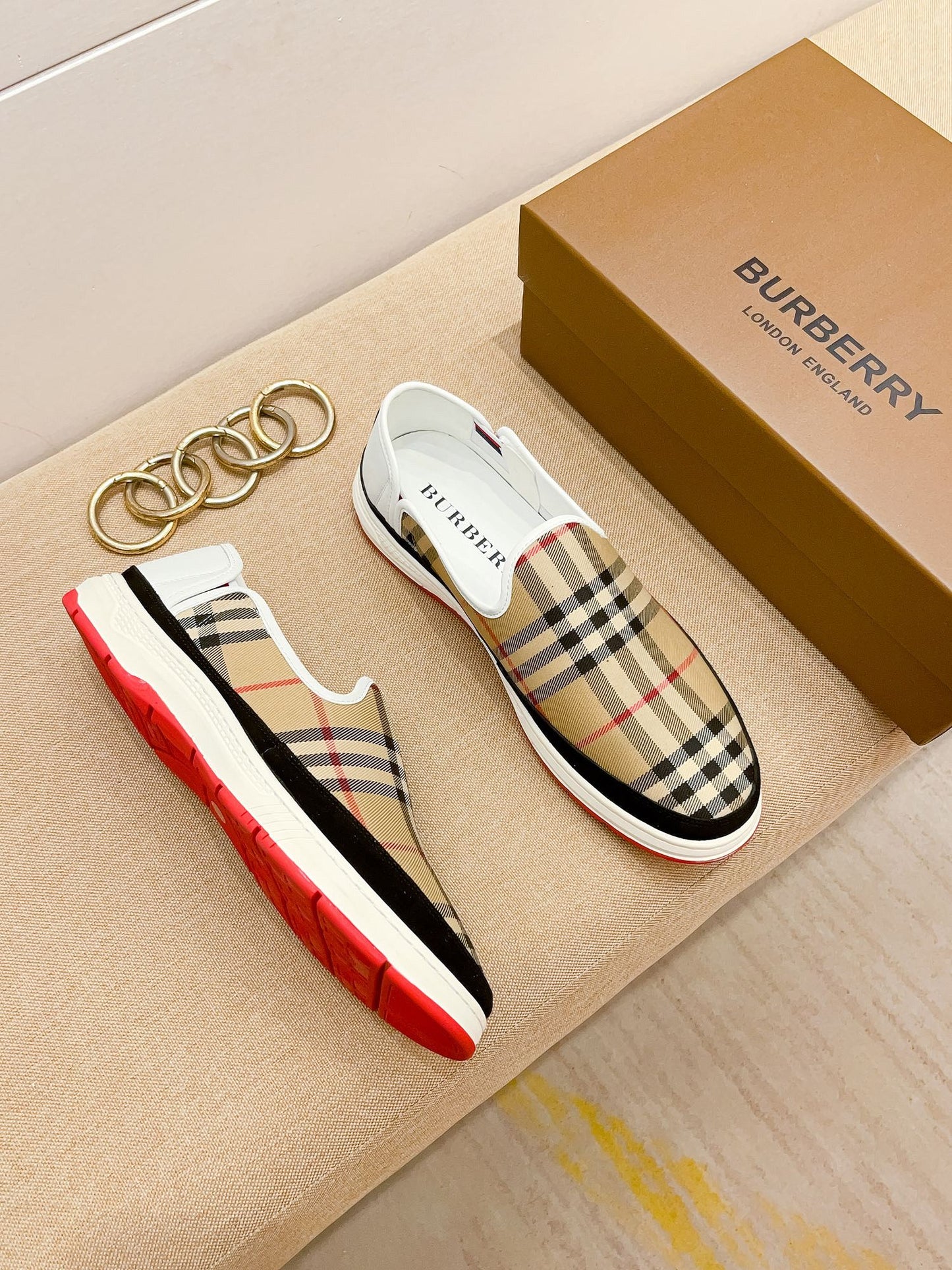 Burberry-092Shoes