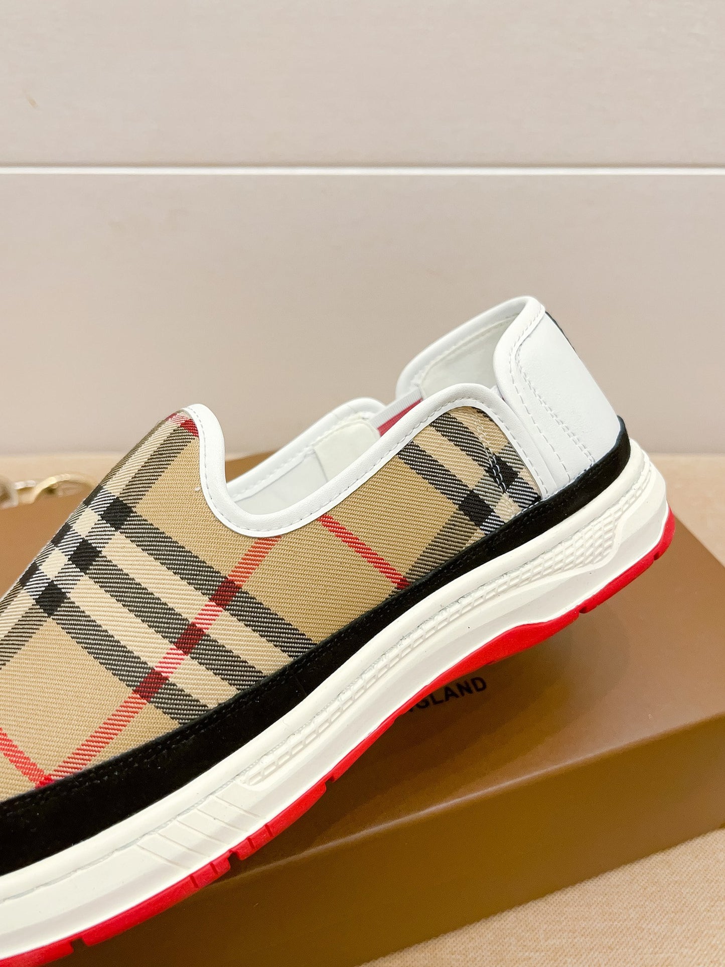 Burberry-092Shoes