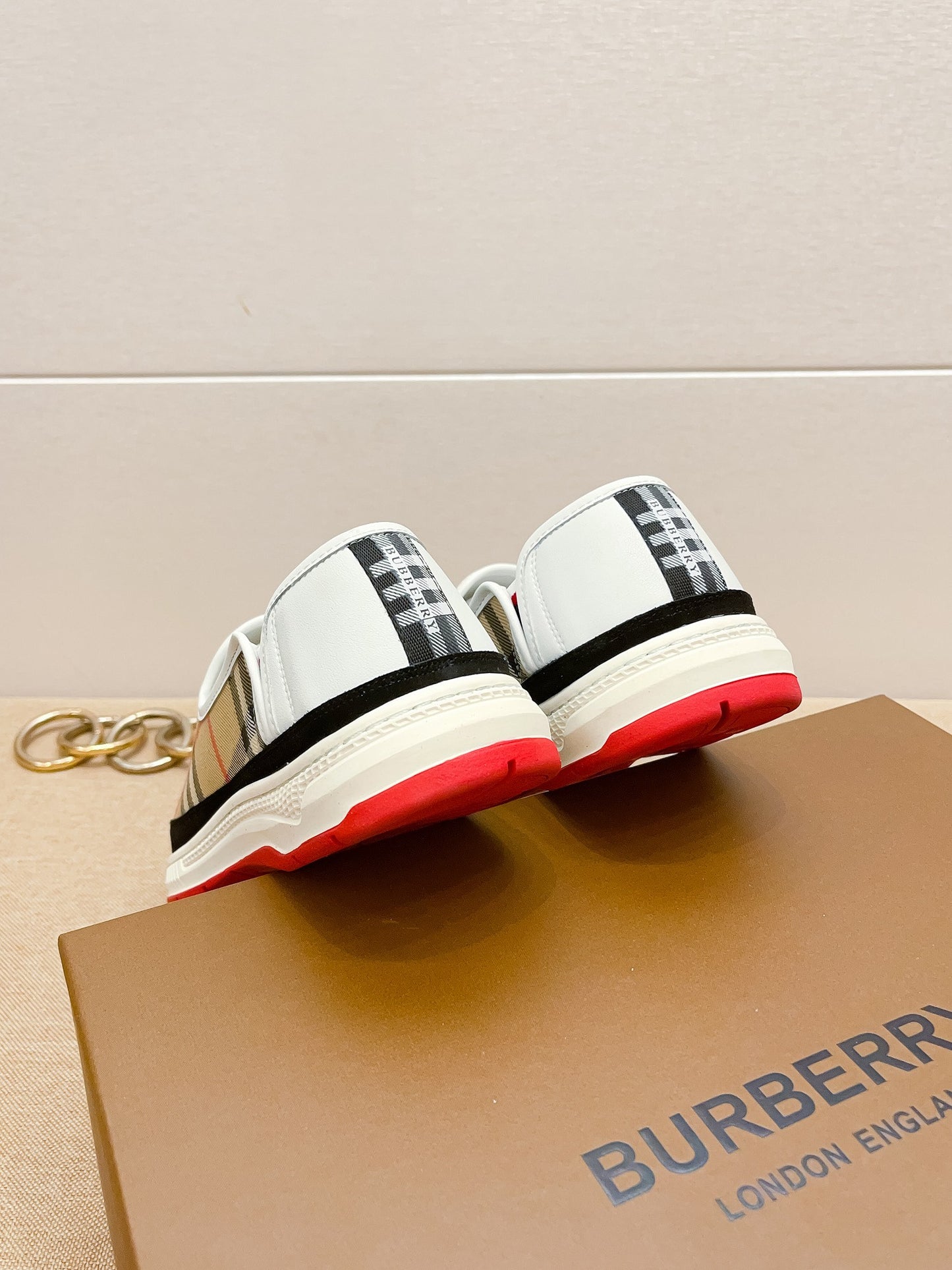 Burberry-092Shoes