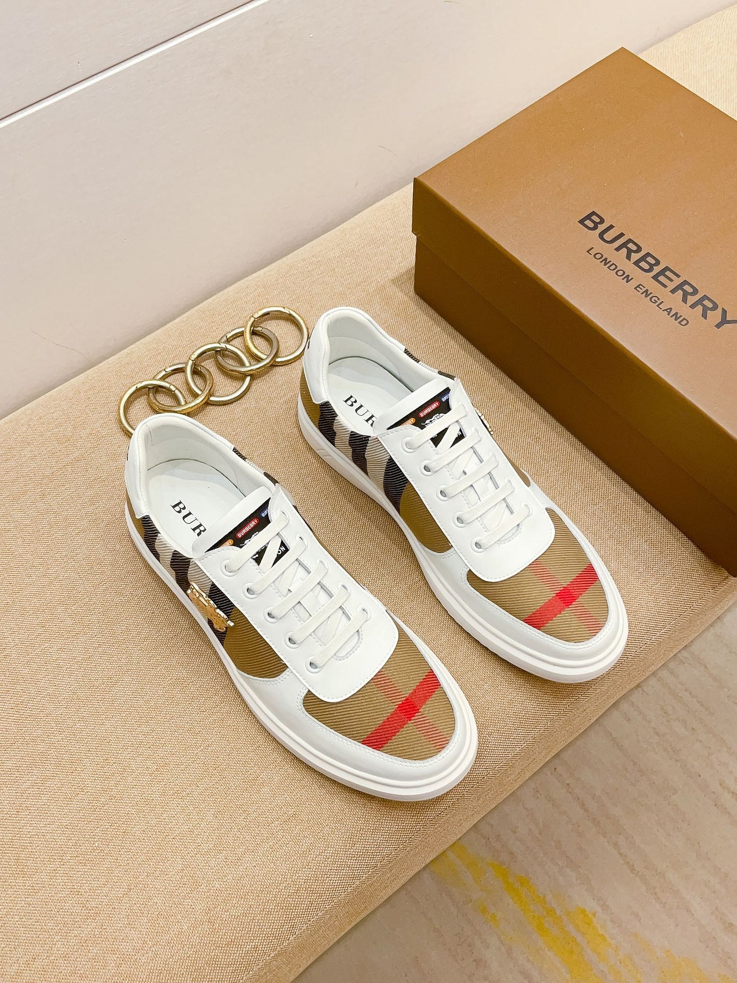 Burberry-093Shoes