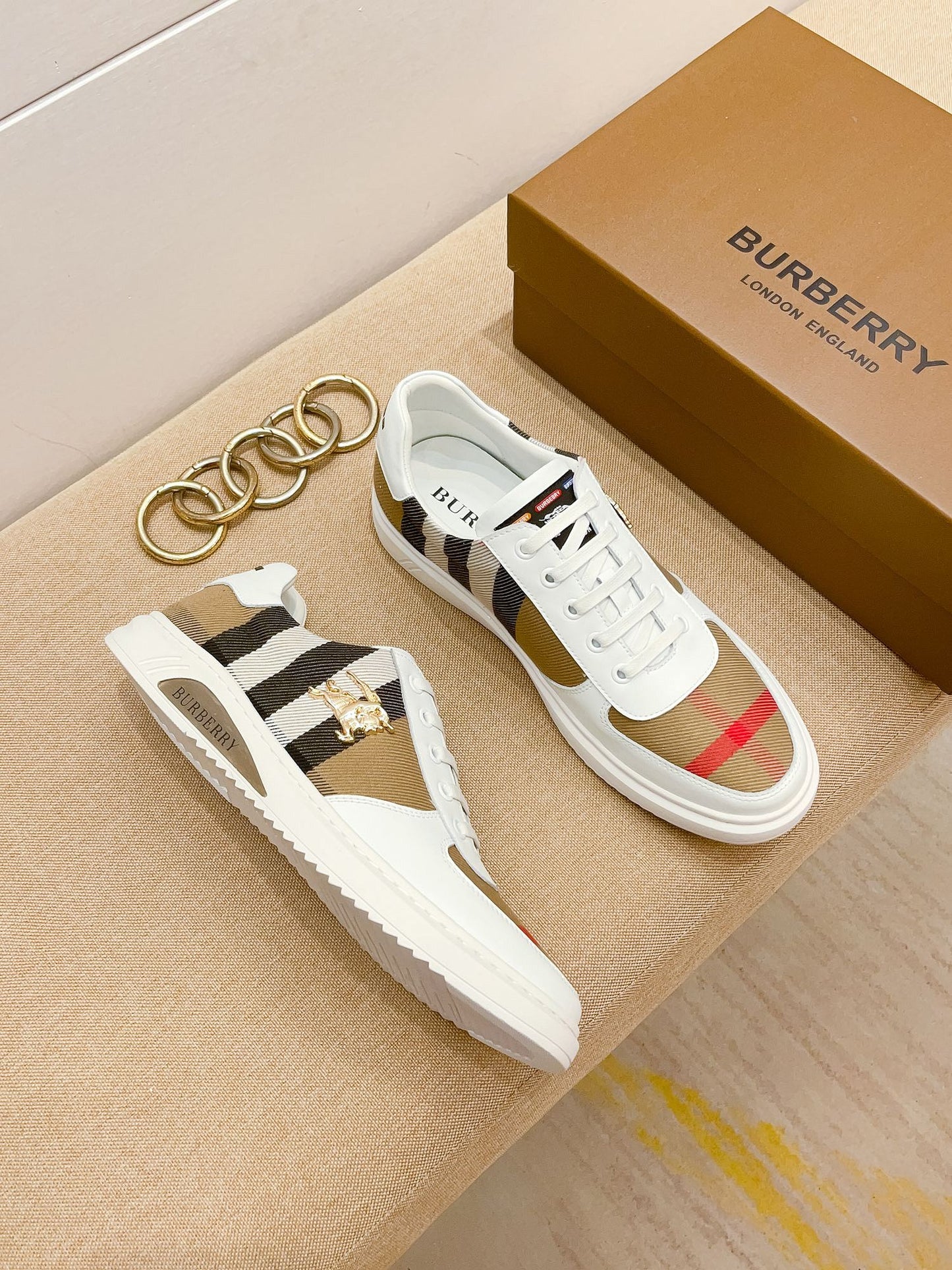 Burberry-093Shoes