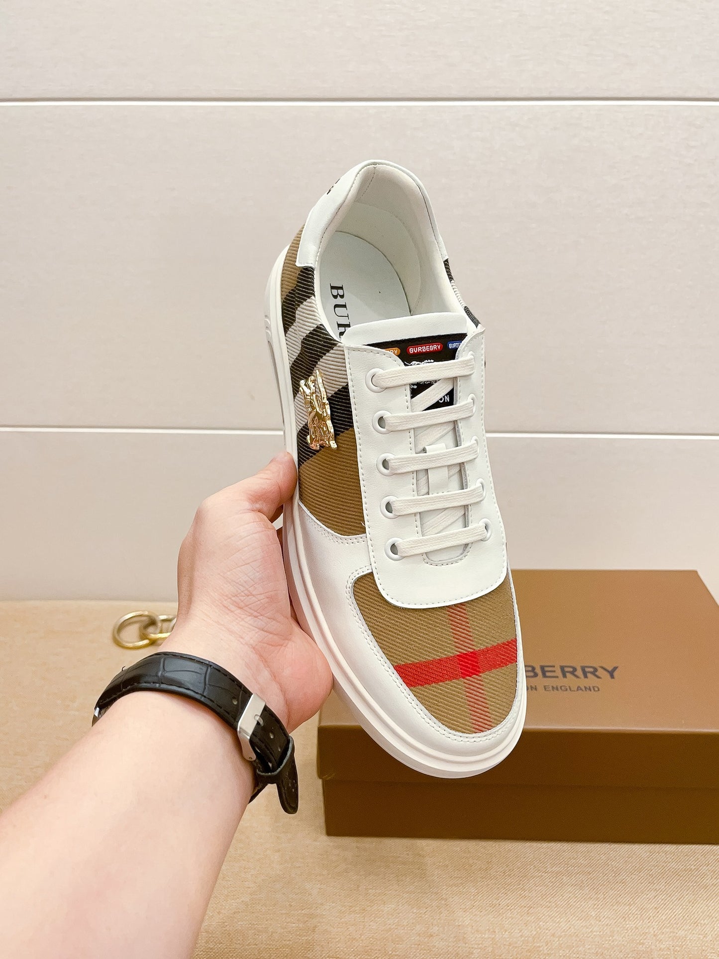 Burberry-093Shoes