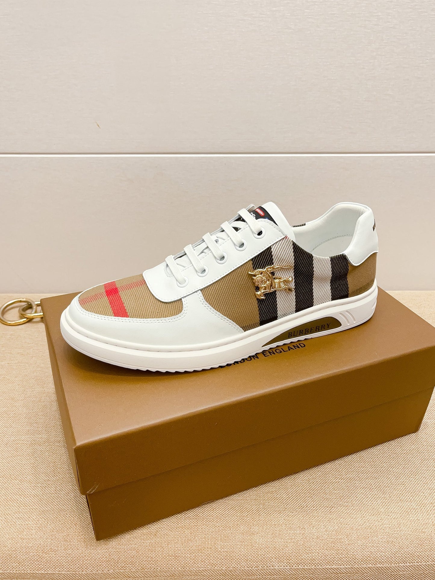 Burberry-093Shoes