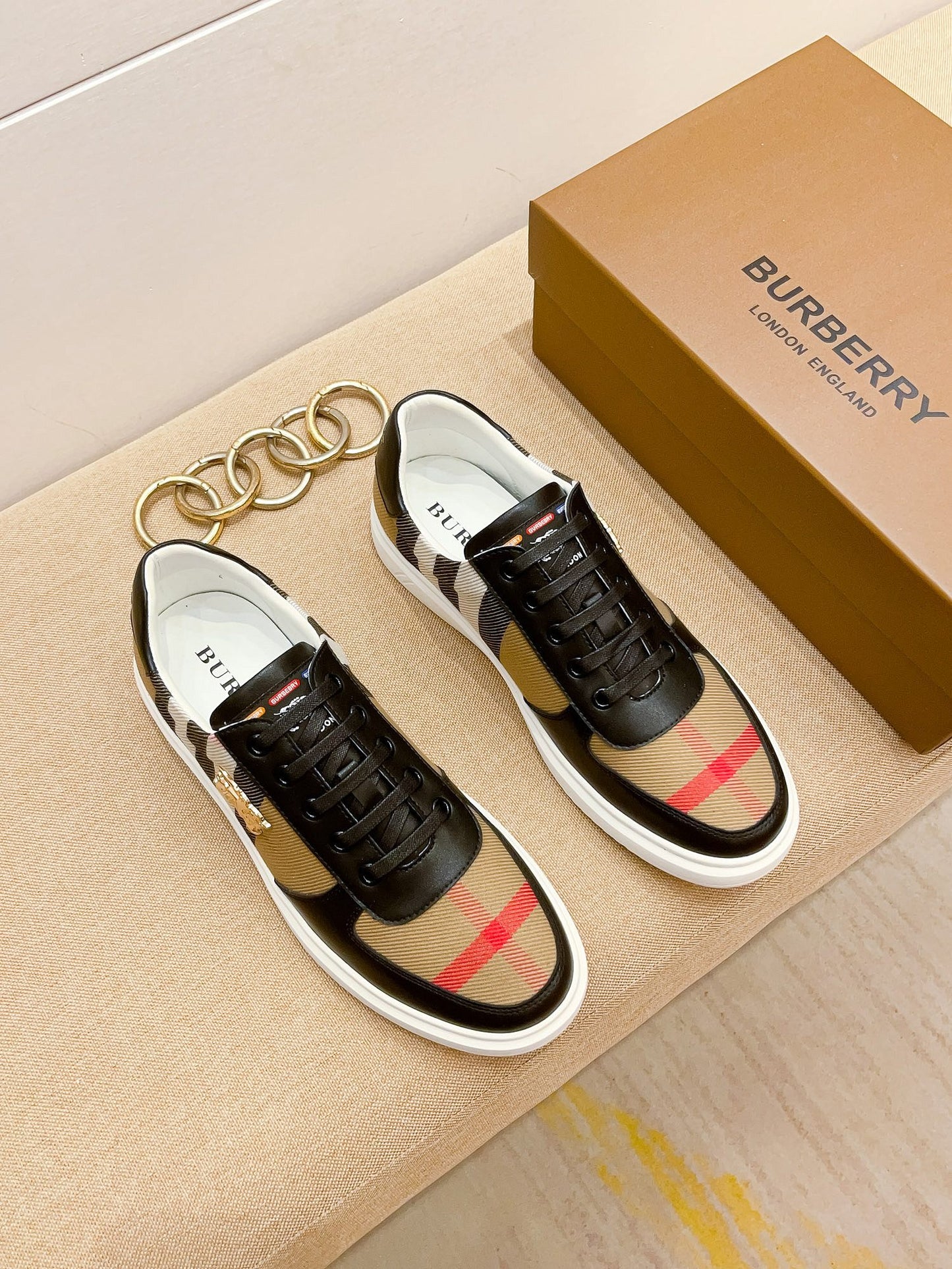 Burberry-094Shoes
