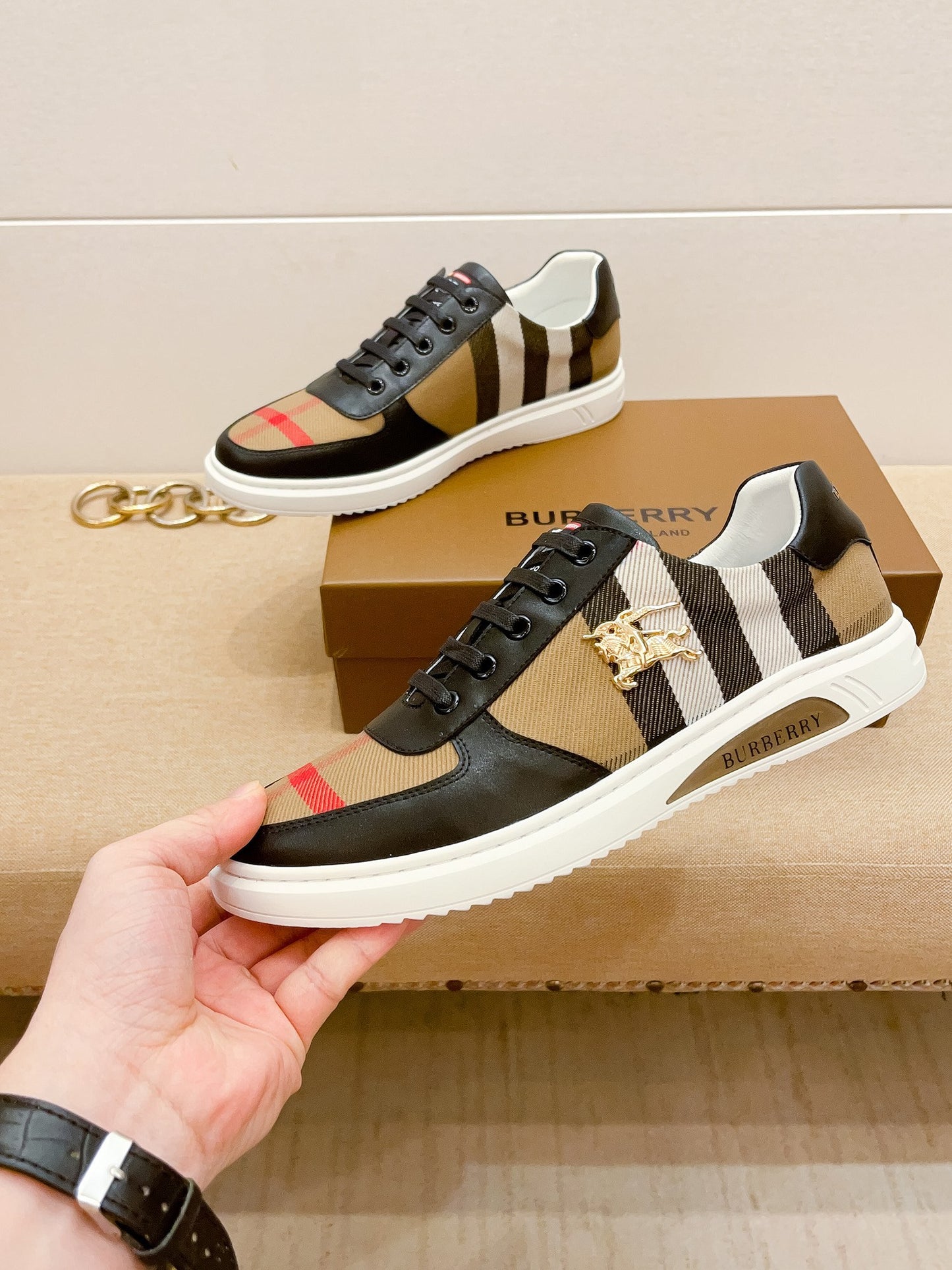 Burberry-094Shoes