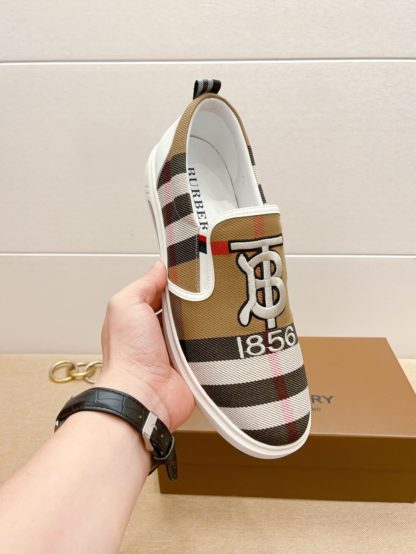 Burberry-095Shoes