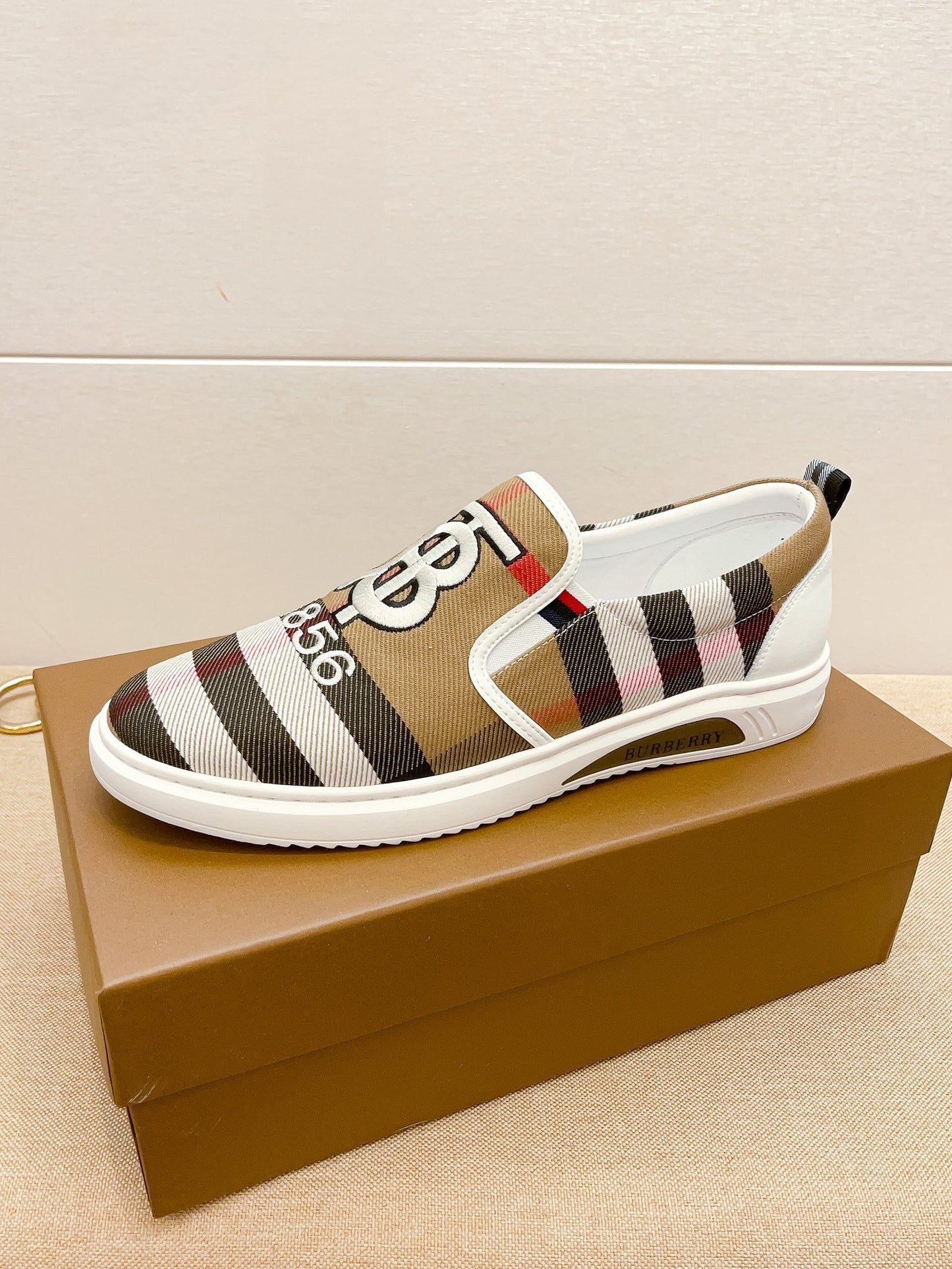 Burberry-095Shoes