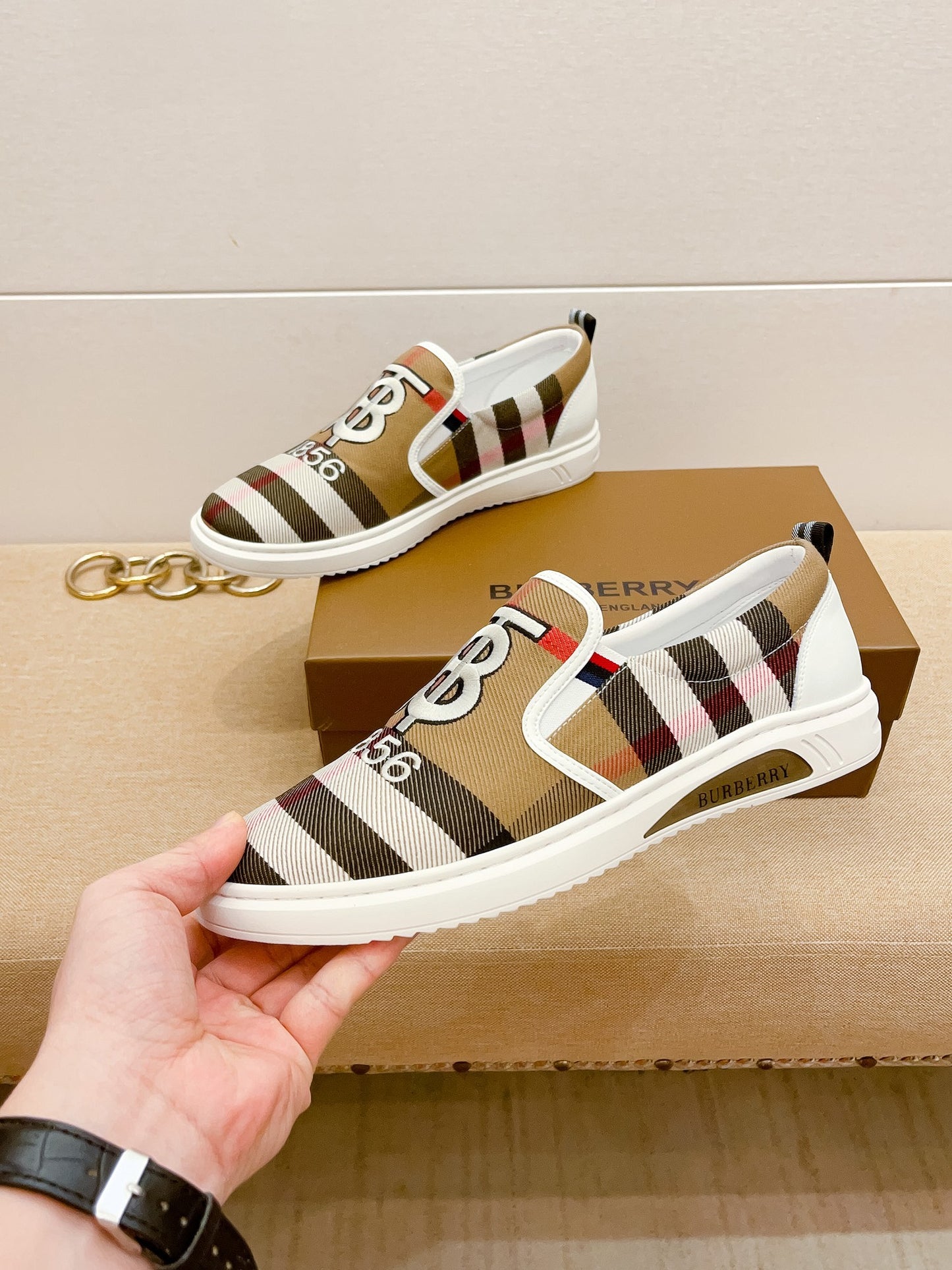 Burberry-095Shoes