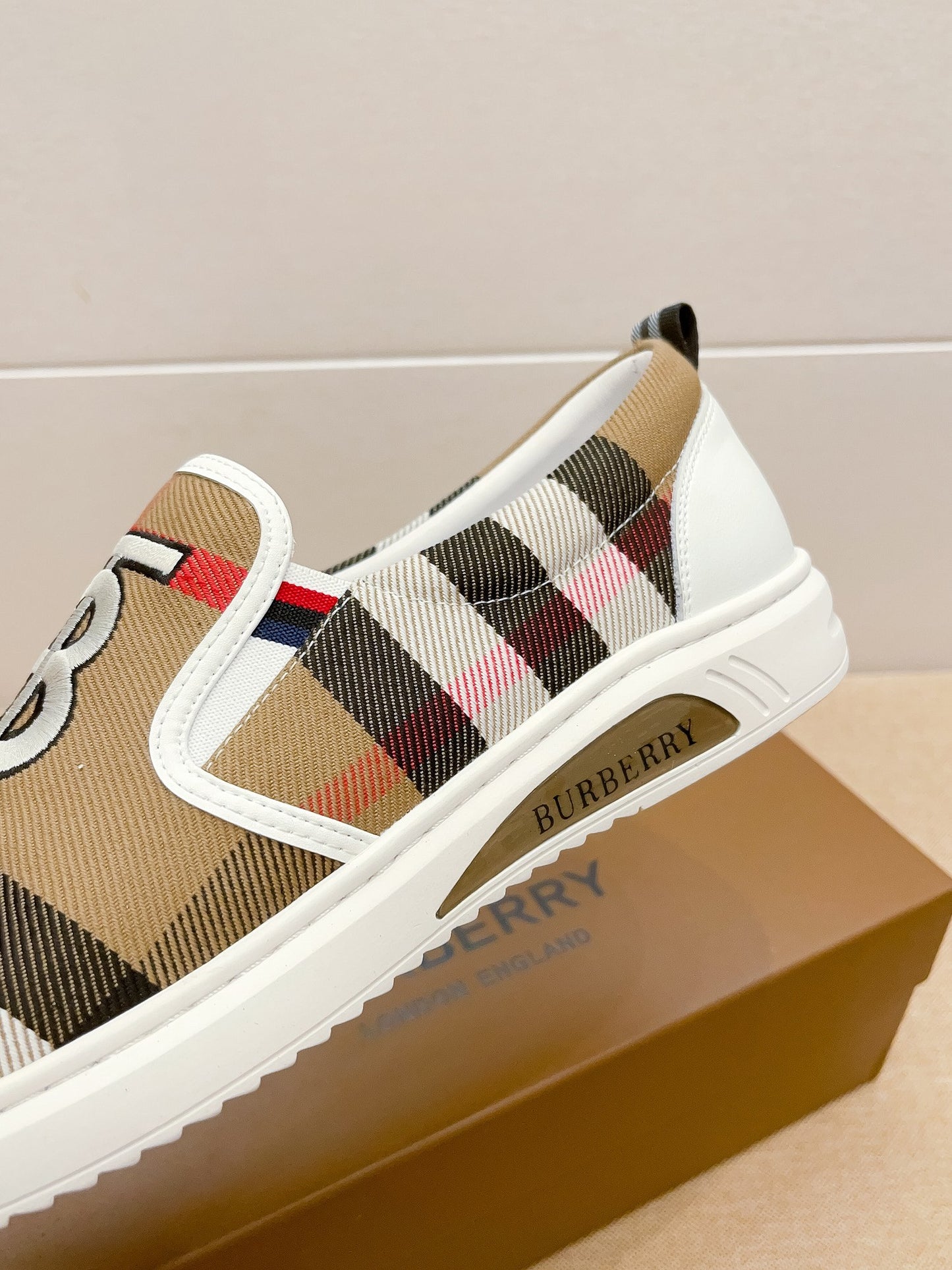 Burberry-095Shoes