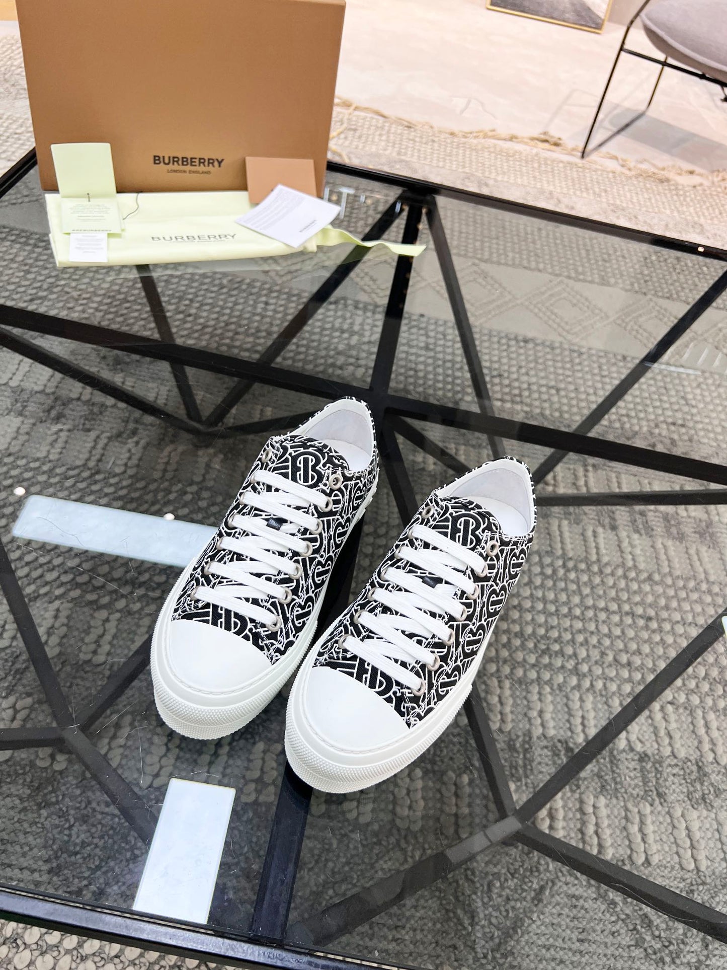 Burberry-099Shoes