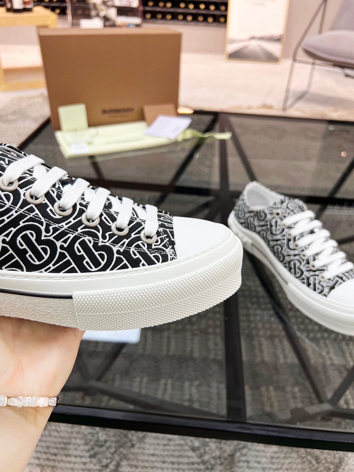 Burberry-099Shoes