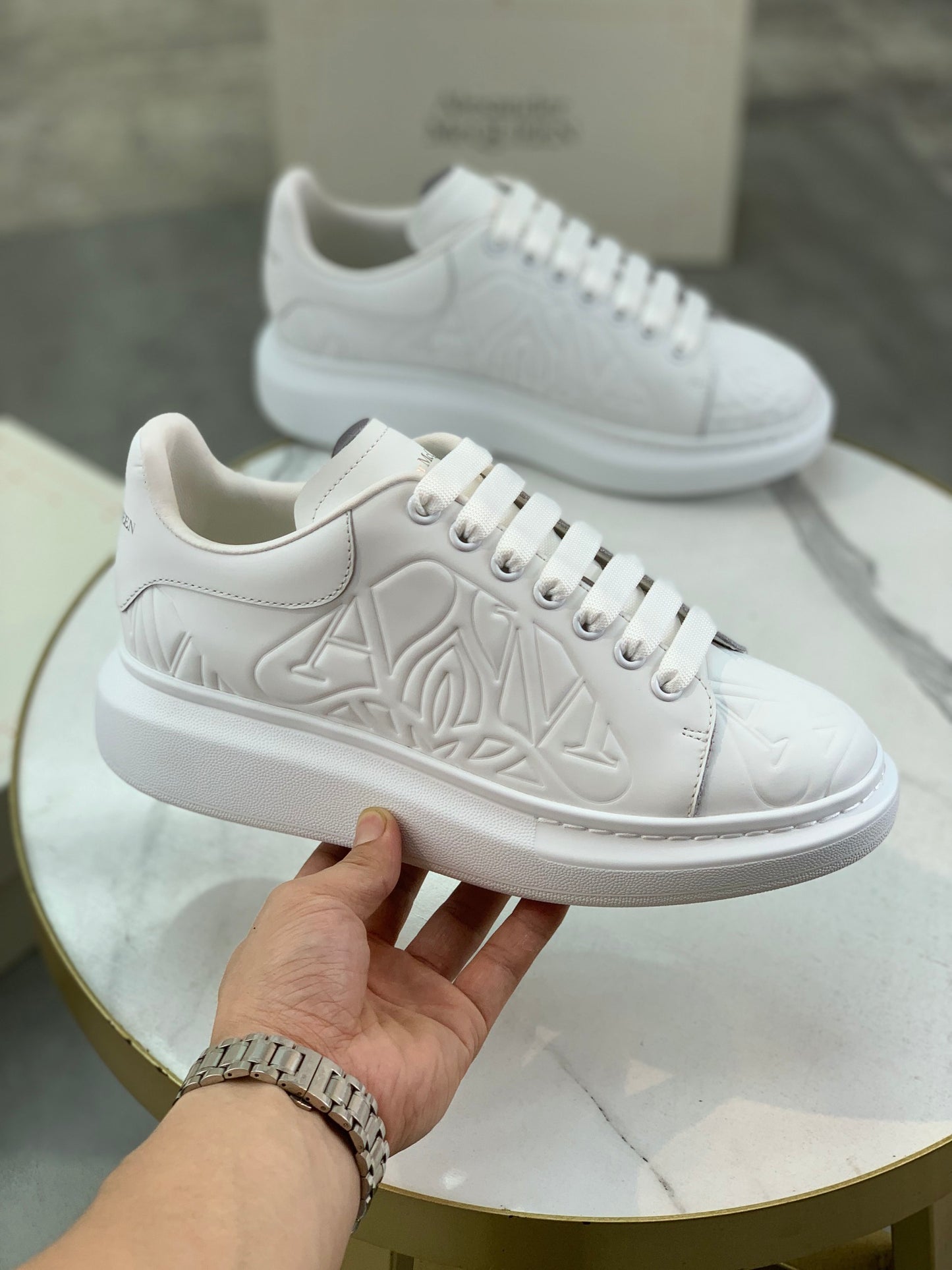 Alexander Mcqueen -021shores