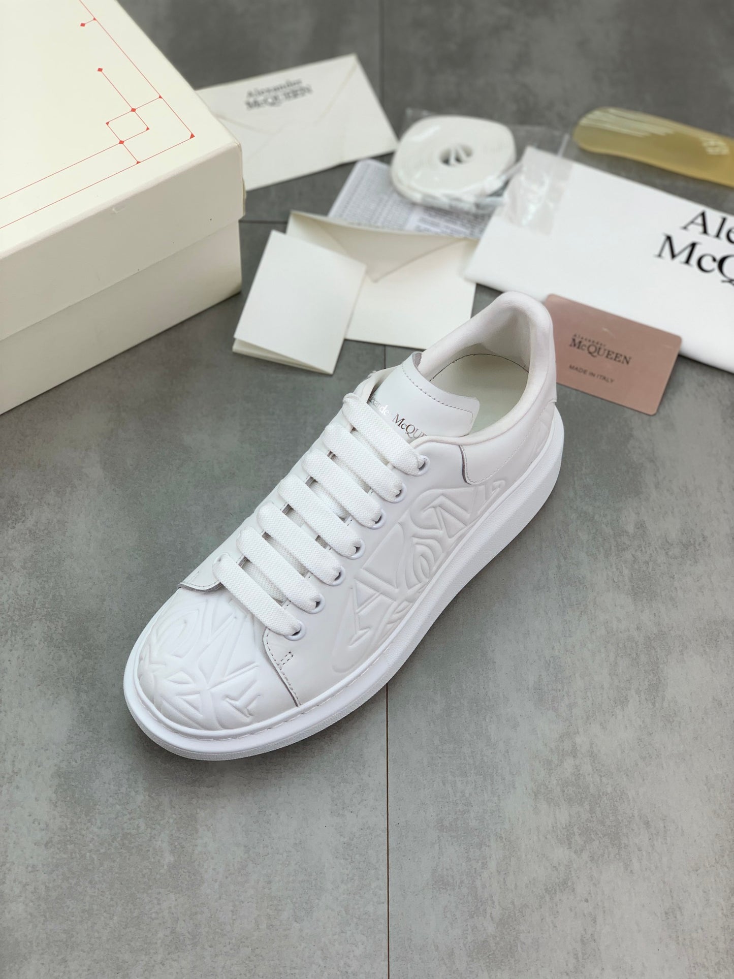 Alexander Mcqueen -021shores