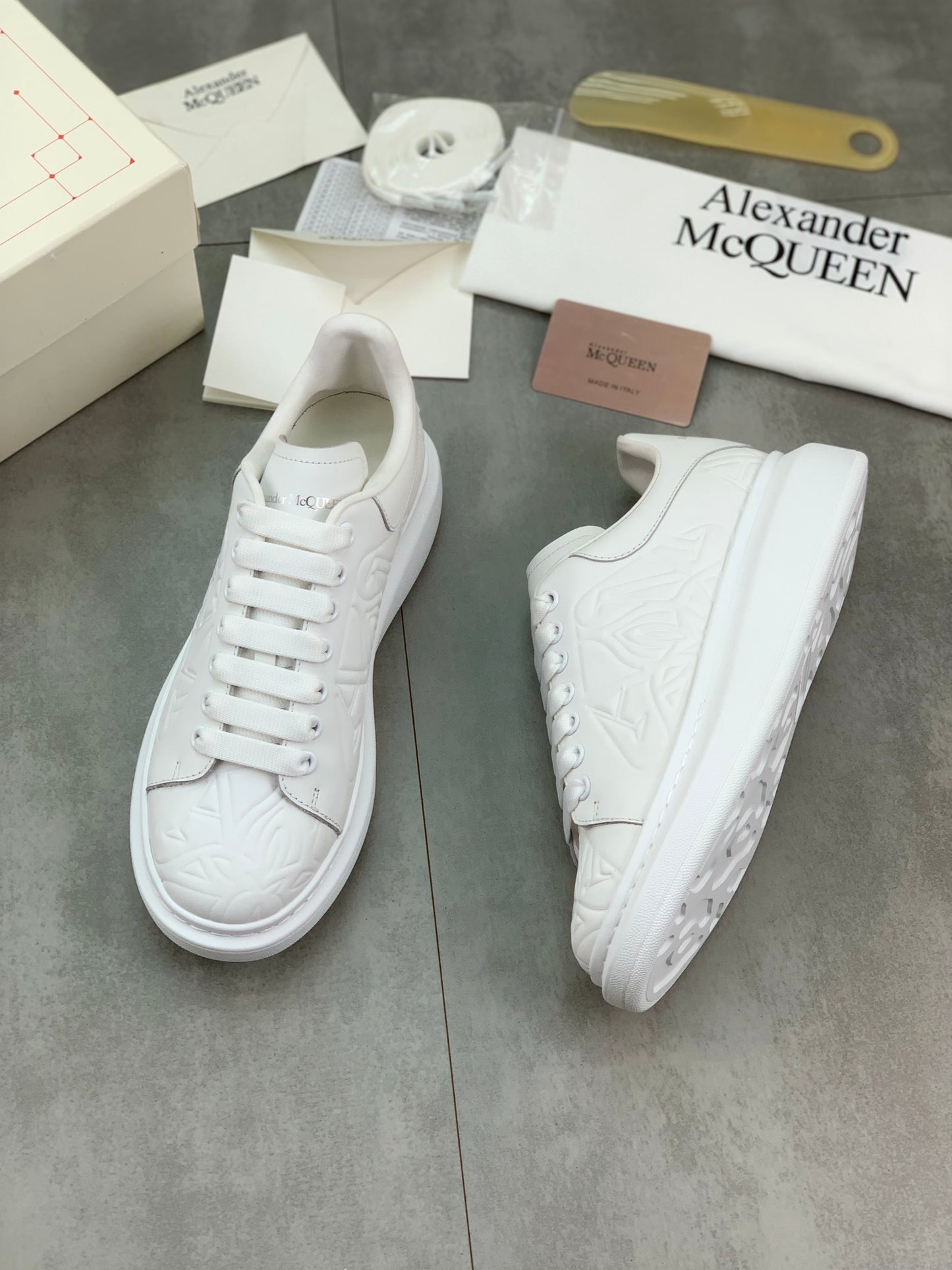 Alexander Mcqueen -021shores