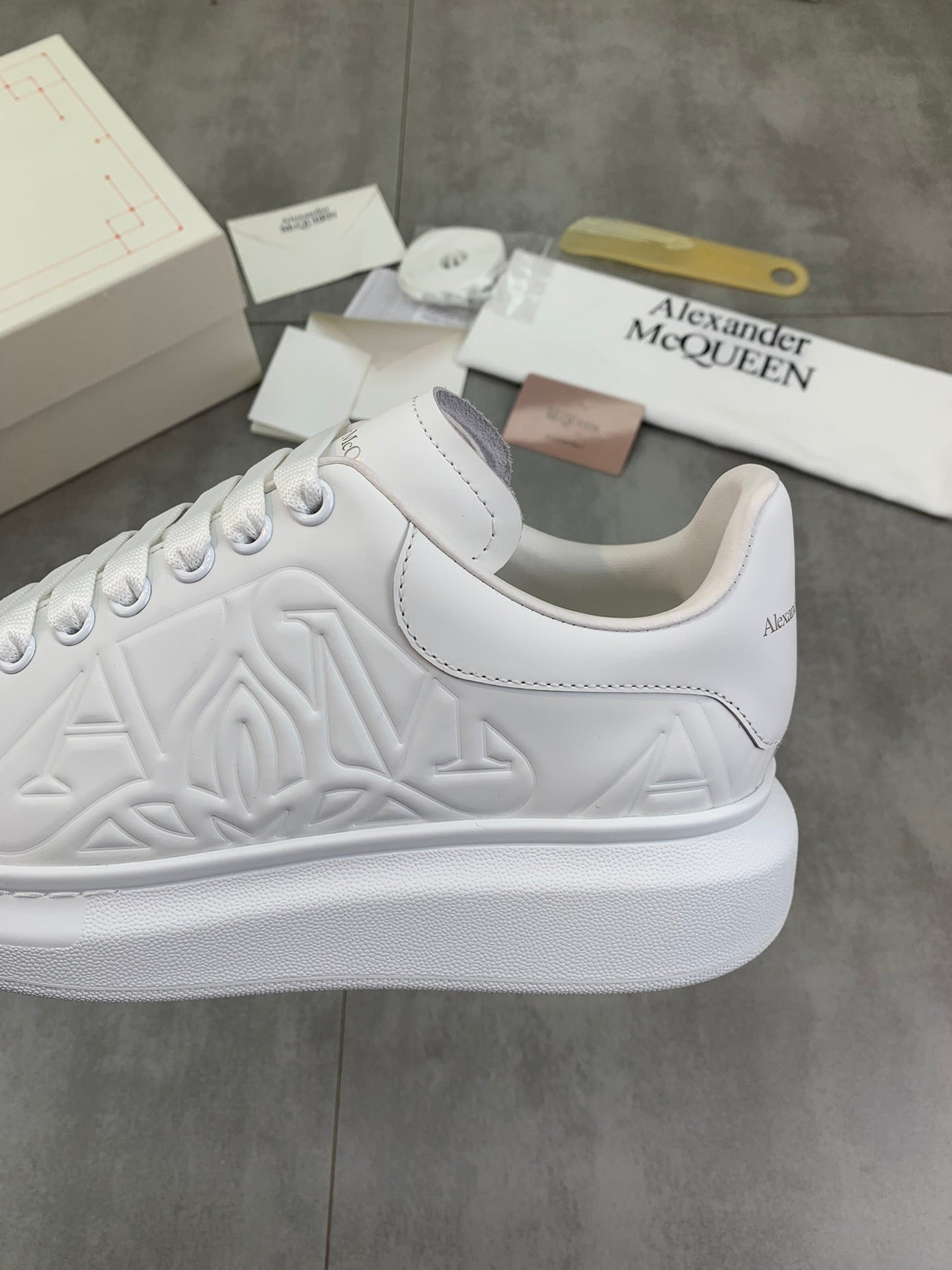 Alexander Mcqueen -021shores