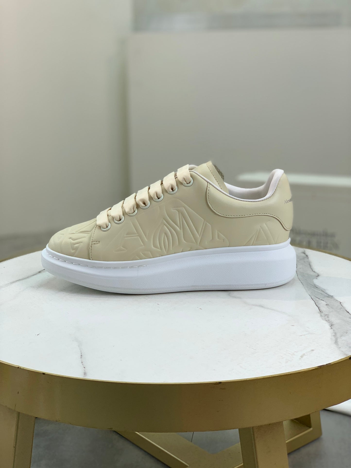 Alexander Mcqueen -024shores