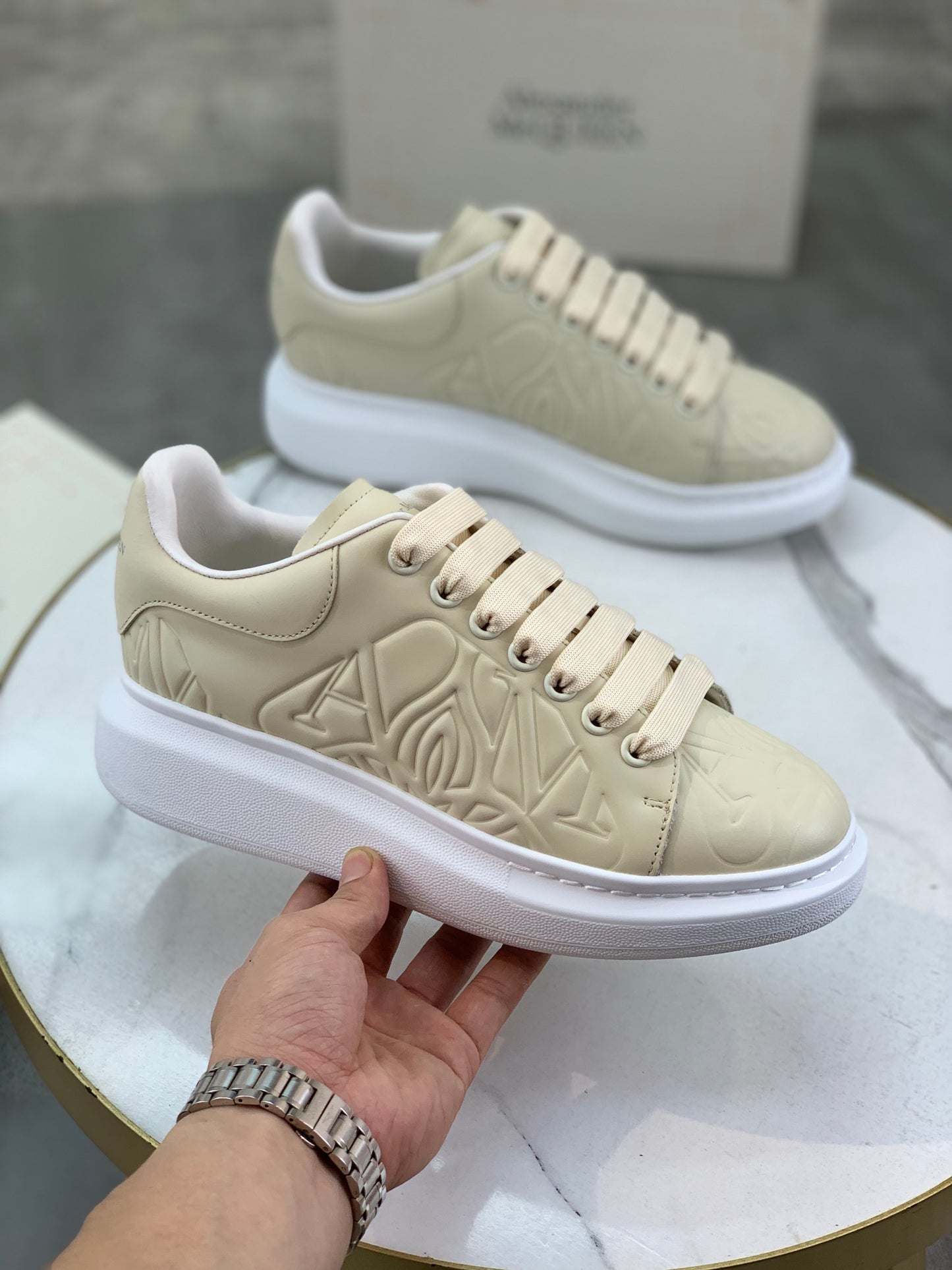 Alexander Mcqueen -024shores