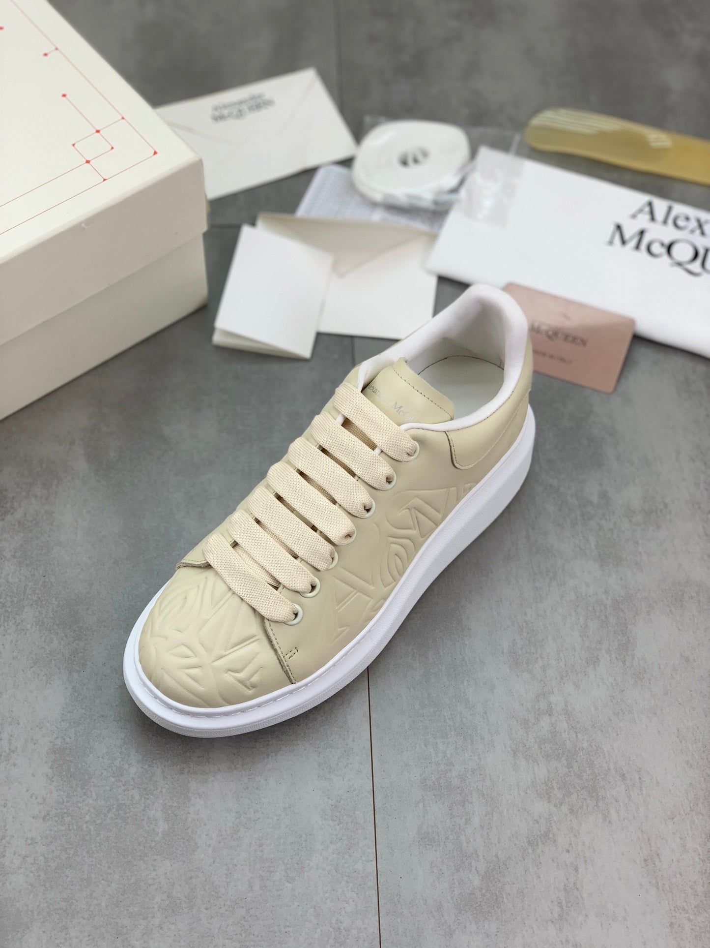 Alexander Mcqueen -024shores