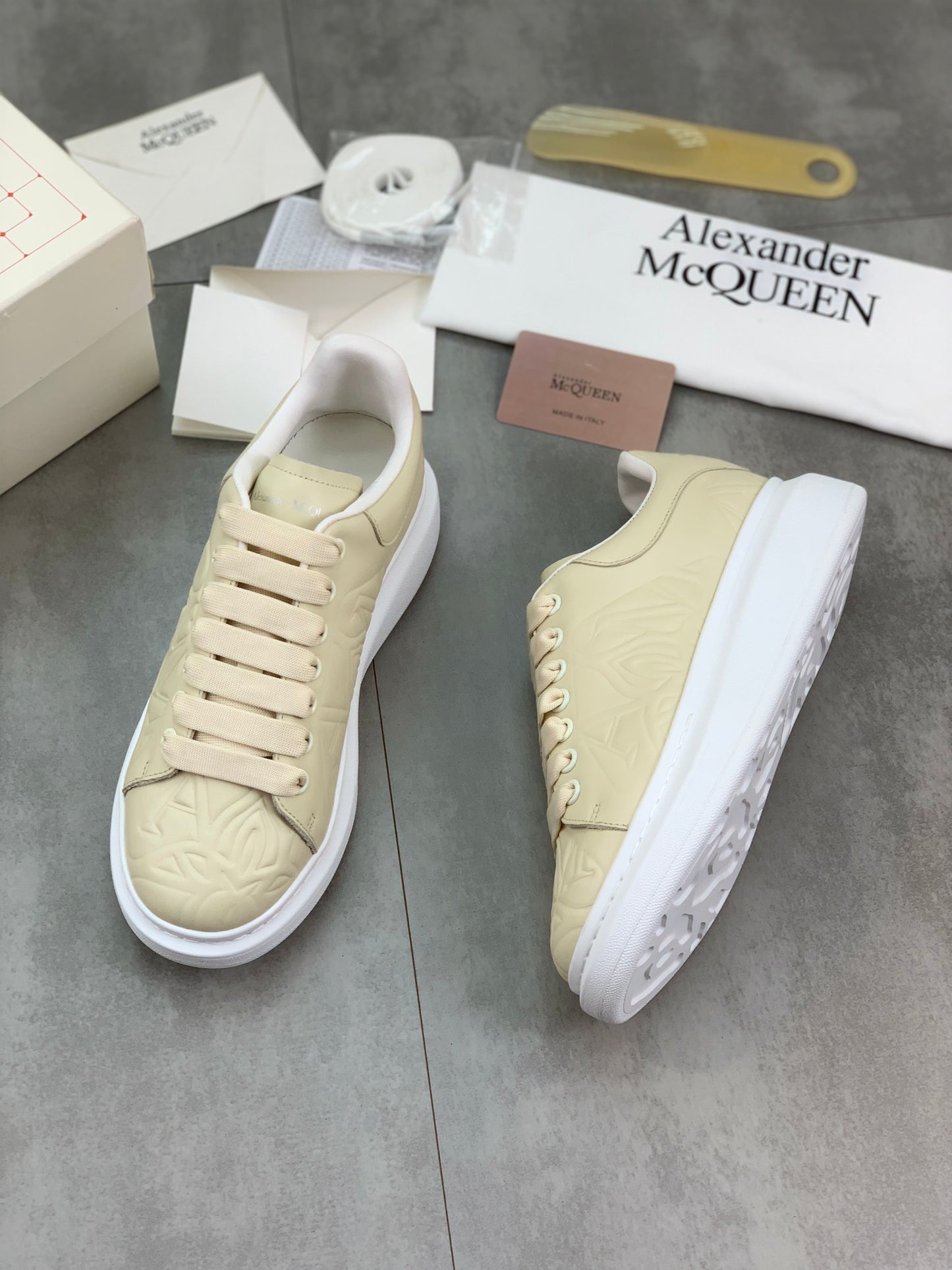 Alexander Mcqueen -024shores