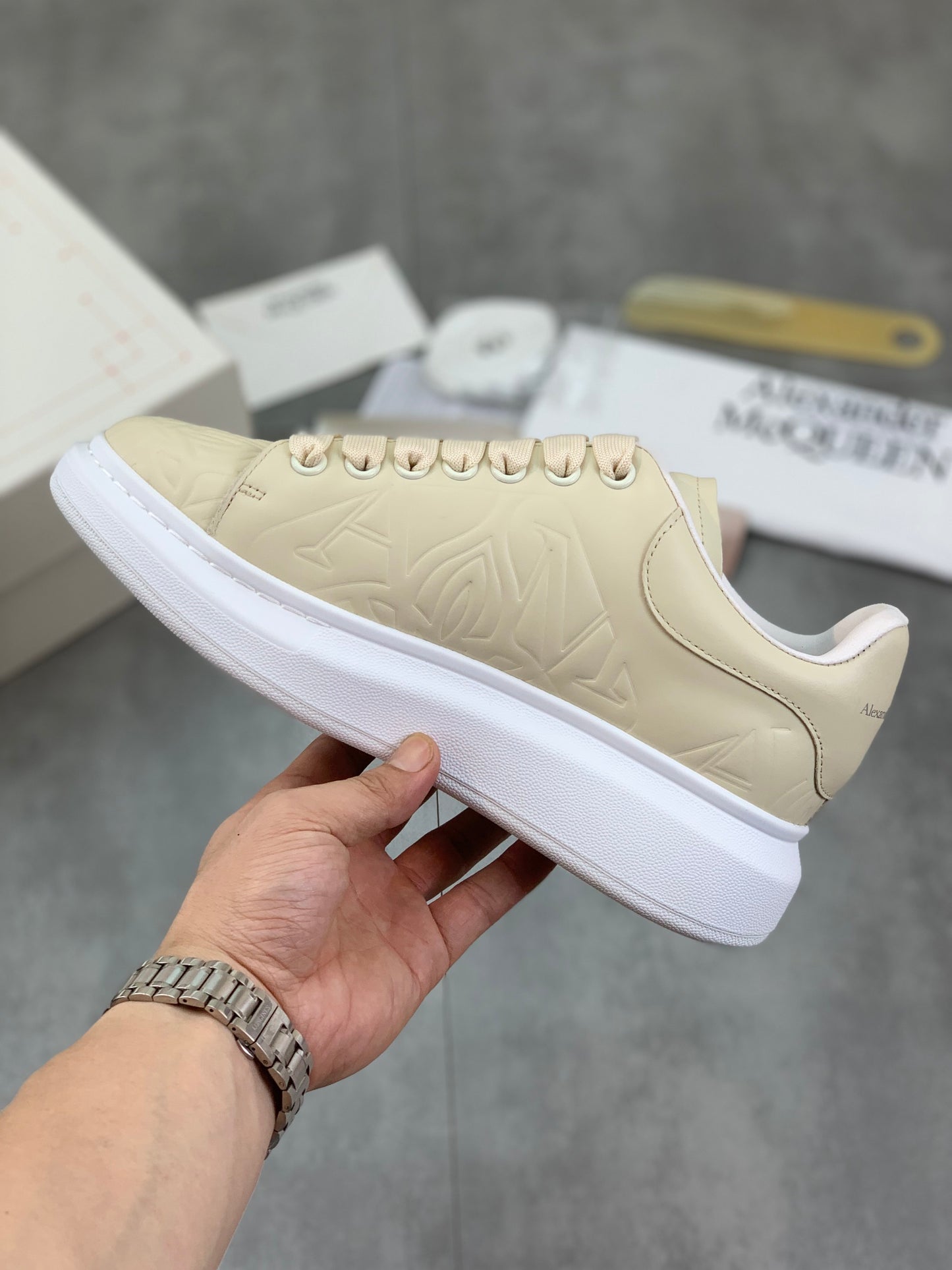 Alexander Mcqueen -024shores