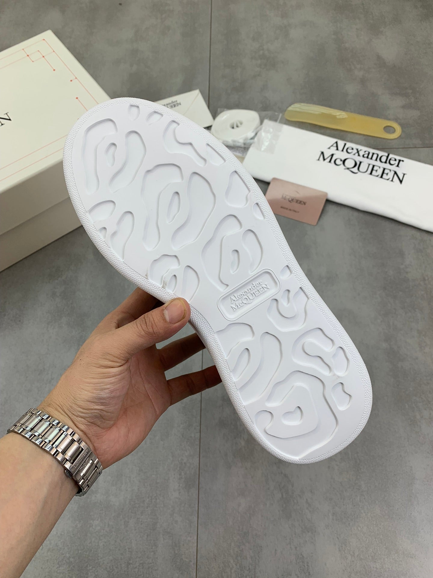 Alexander Mcqueen -024shores
