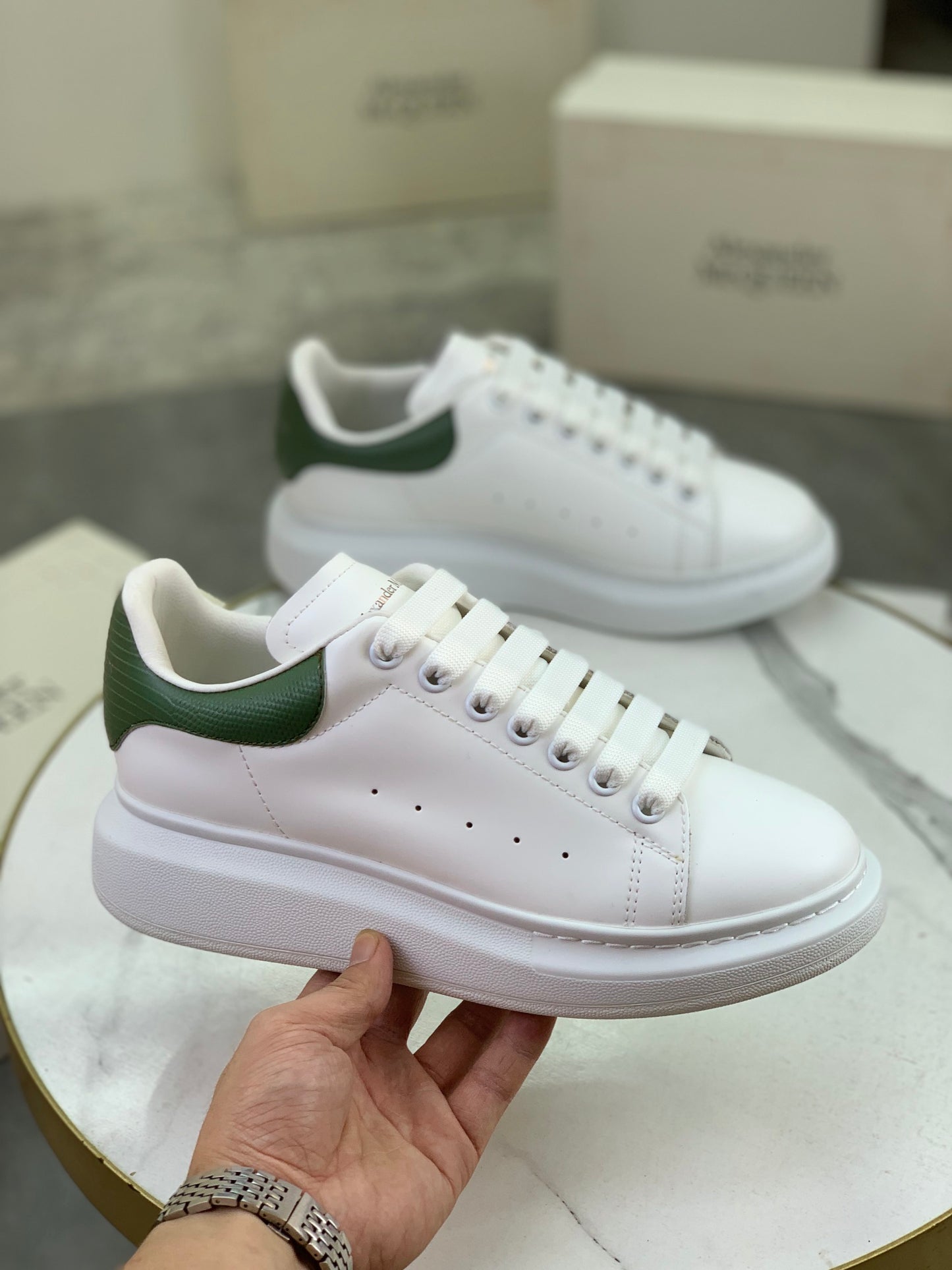 Alexander Mcqueen -025shores
