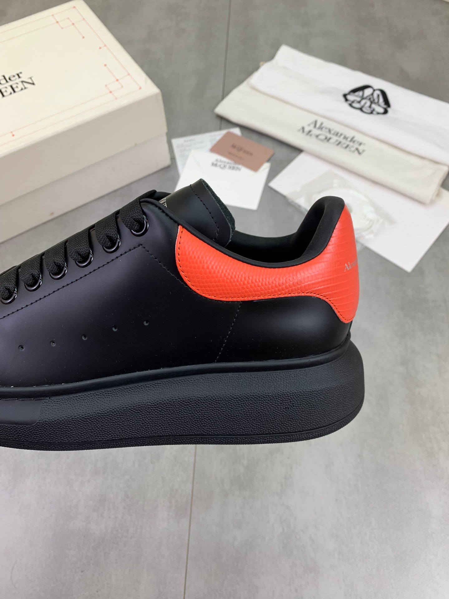 Alexander Mcqueen -026shores