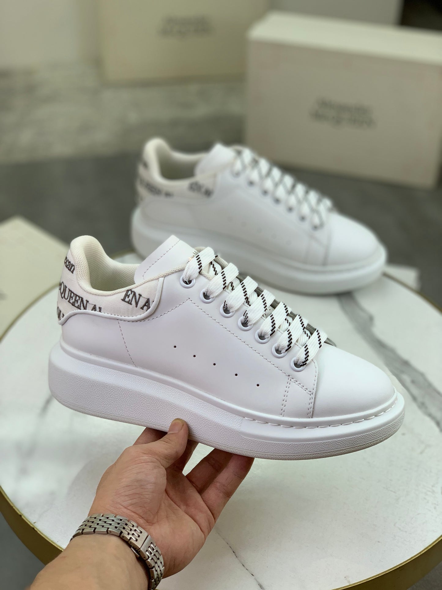 Alexander Mcqueen -029shores