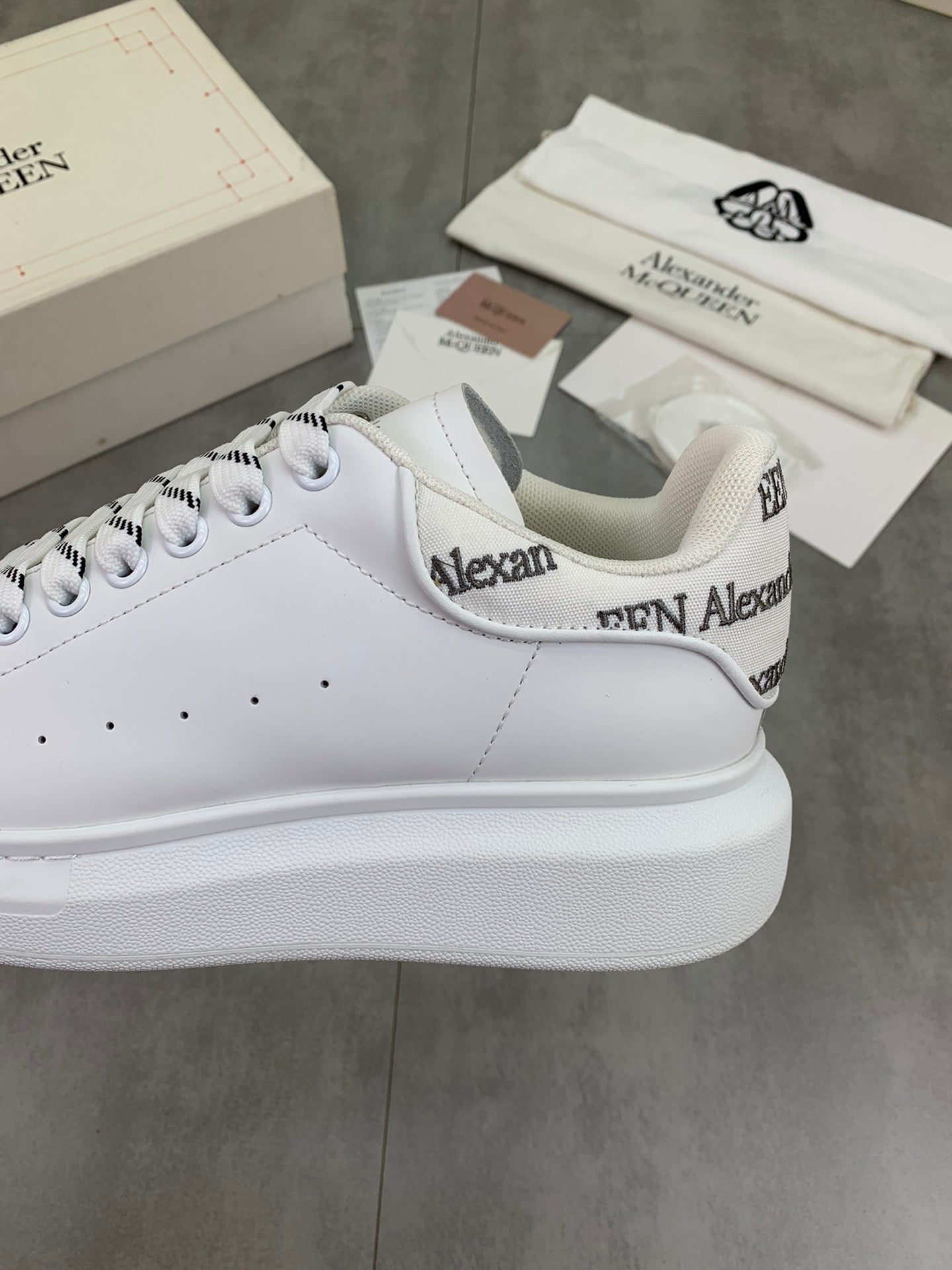 Alexander Mcqueen -029shores