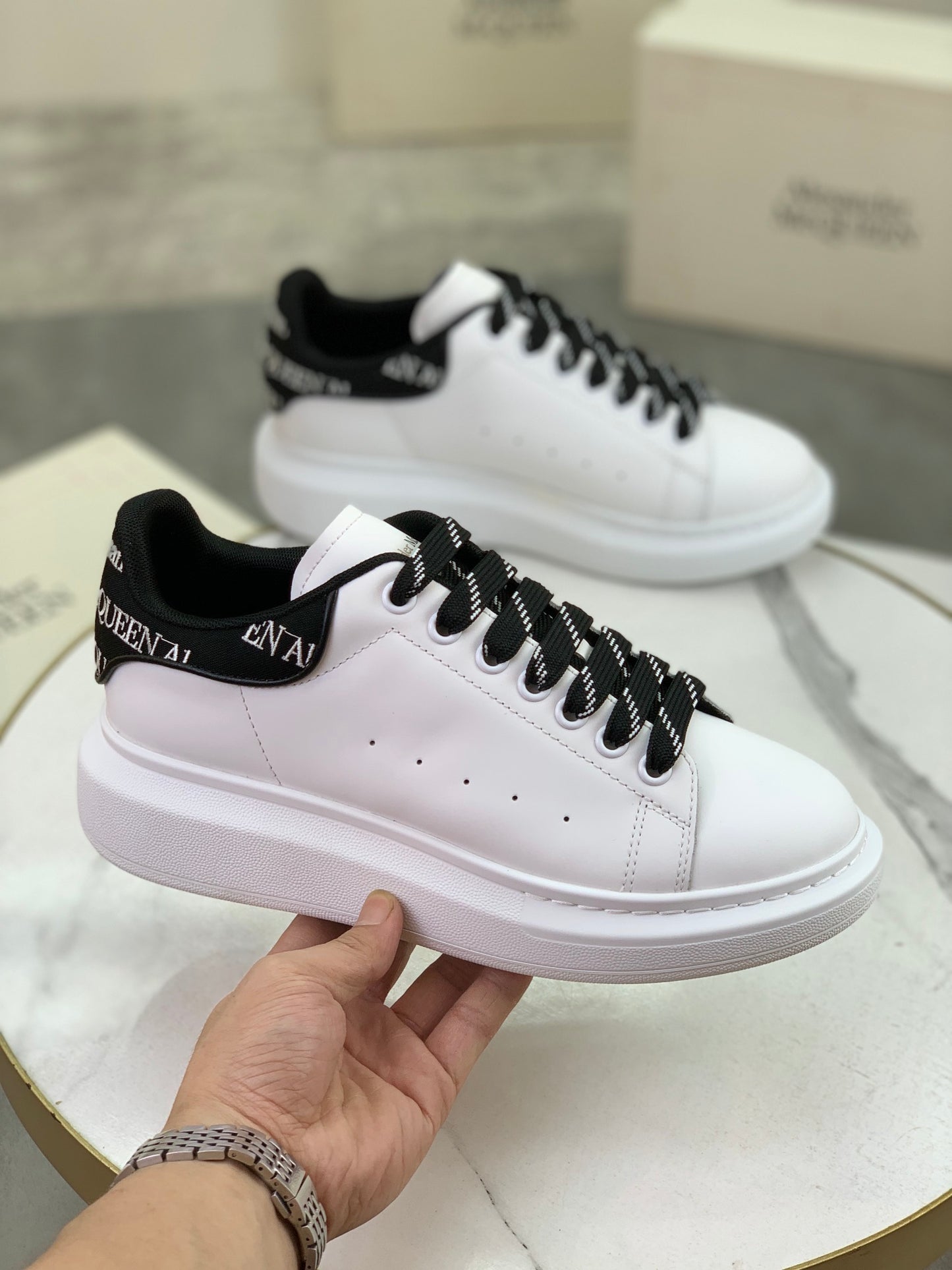 Alexander Mcqueen -030shores