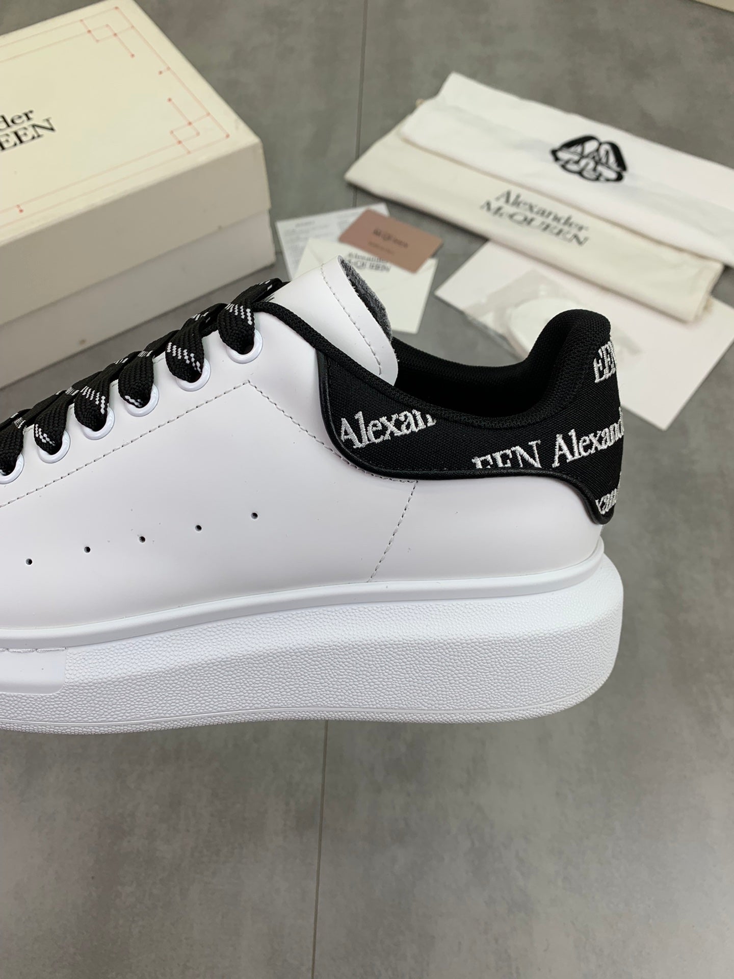 Alexander Mcqueen -030shores