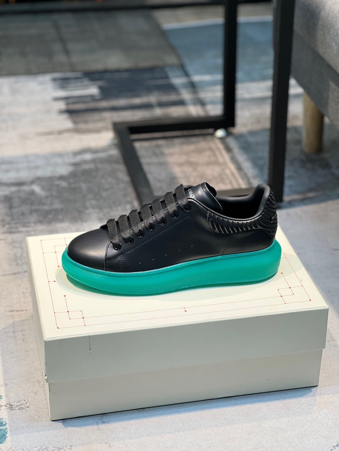 Alexander Mcqueen -033shores