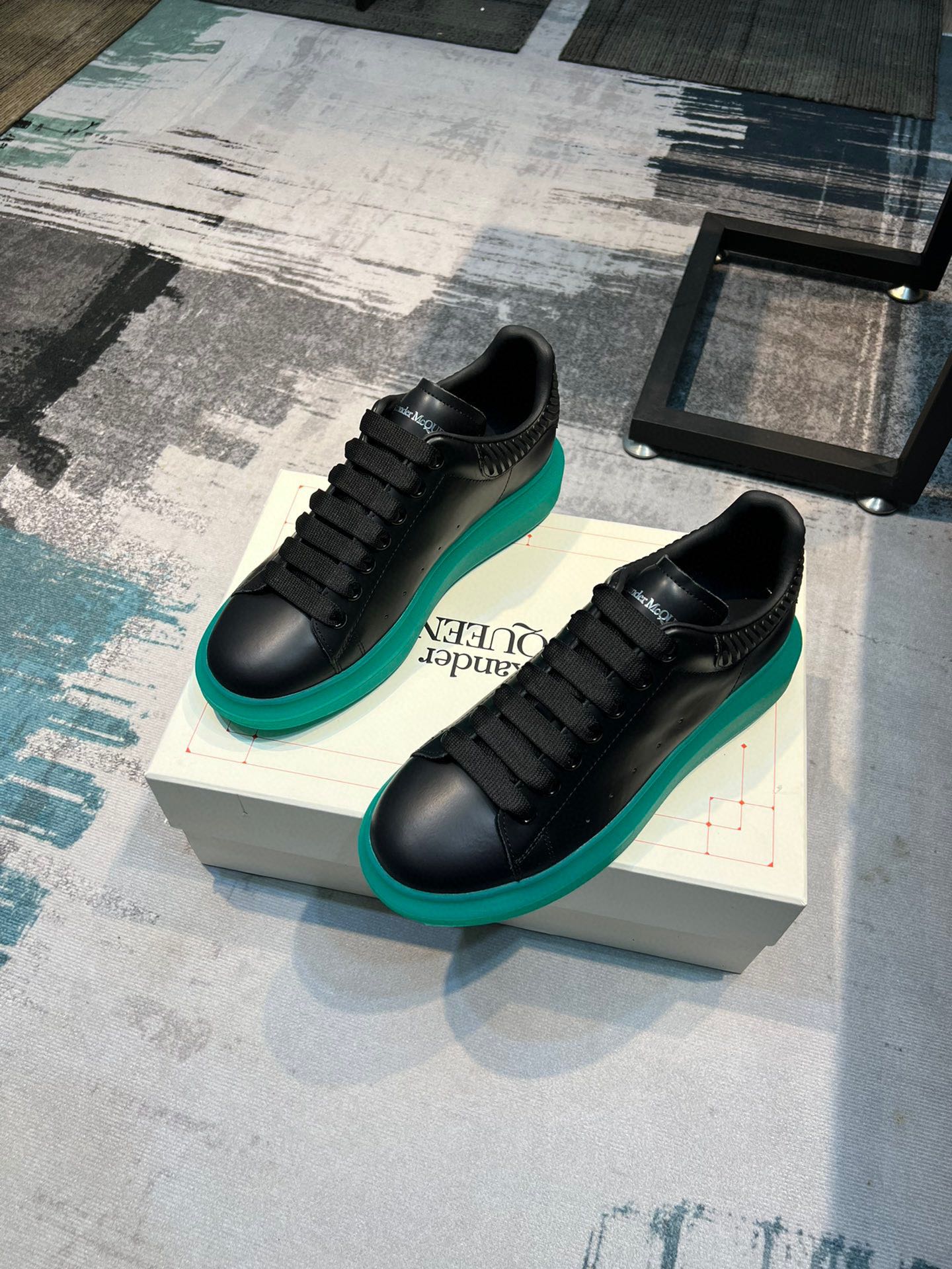 Alexander Mcqueen -033shores