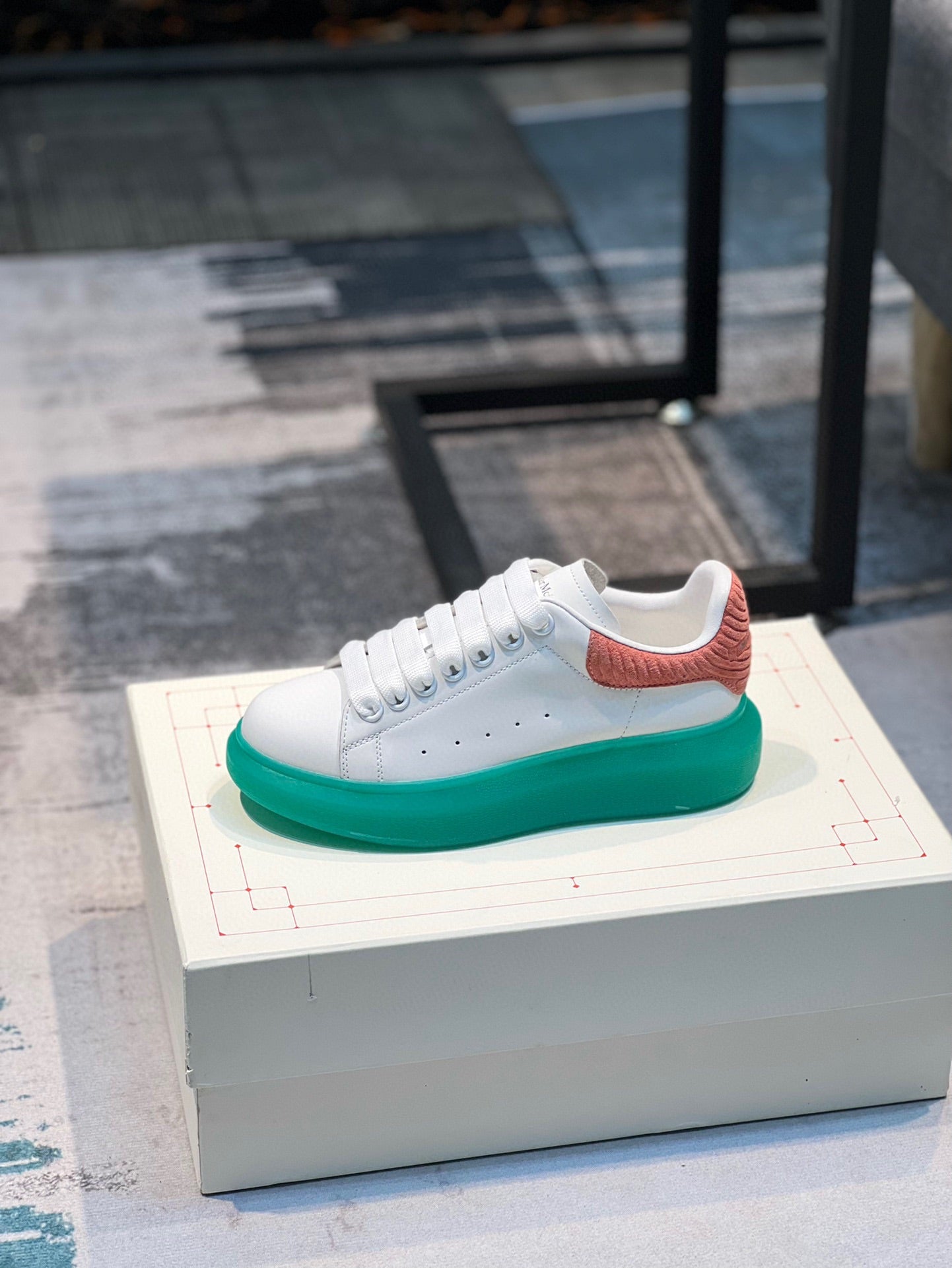 Alexander Mcqueen -034shores