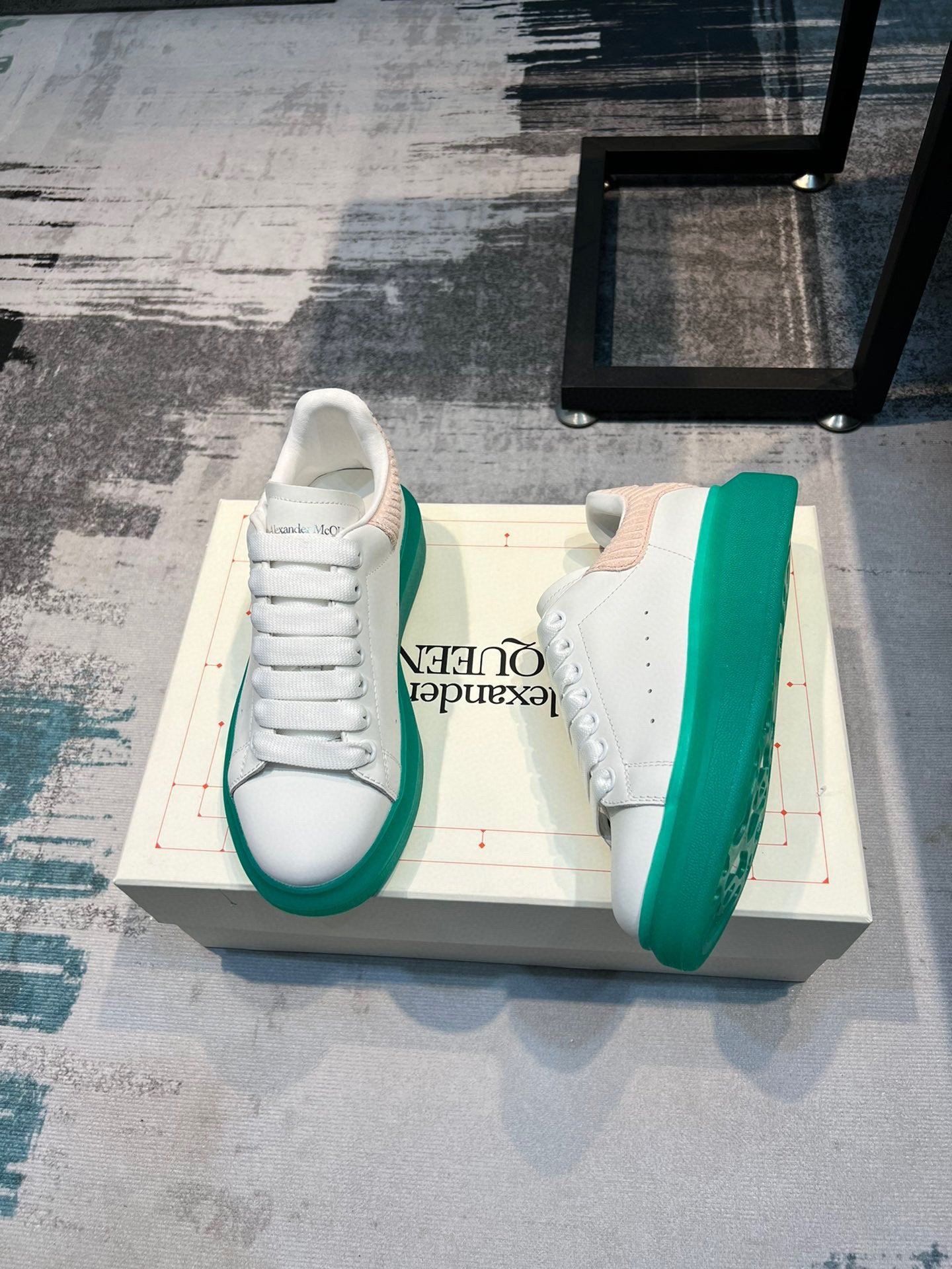 Alexander Mcqueen -035shores