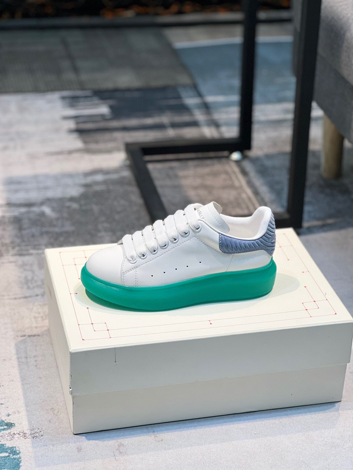 Alexander Mcqueen -036shores