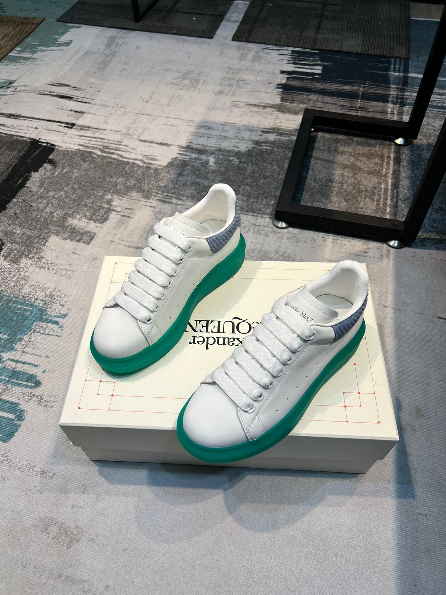 Alexander Mcqueen -036shores