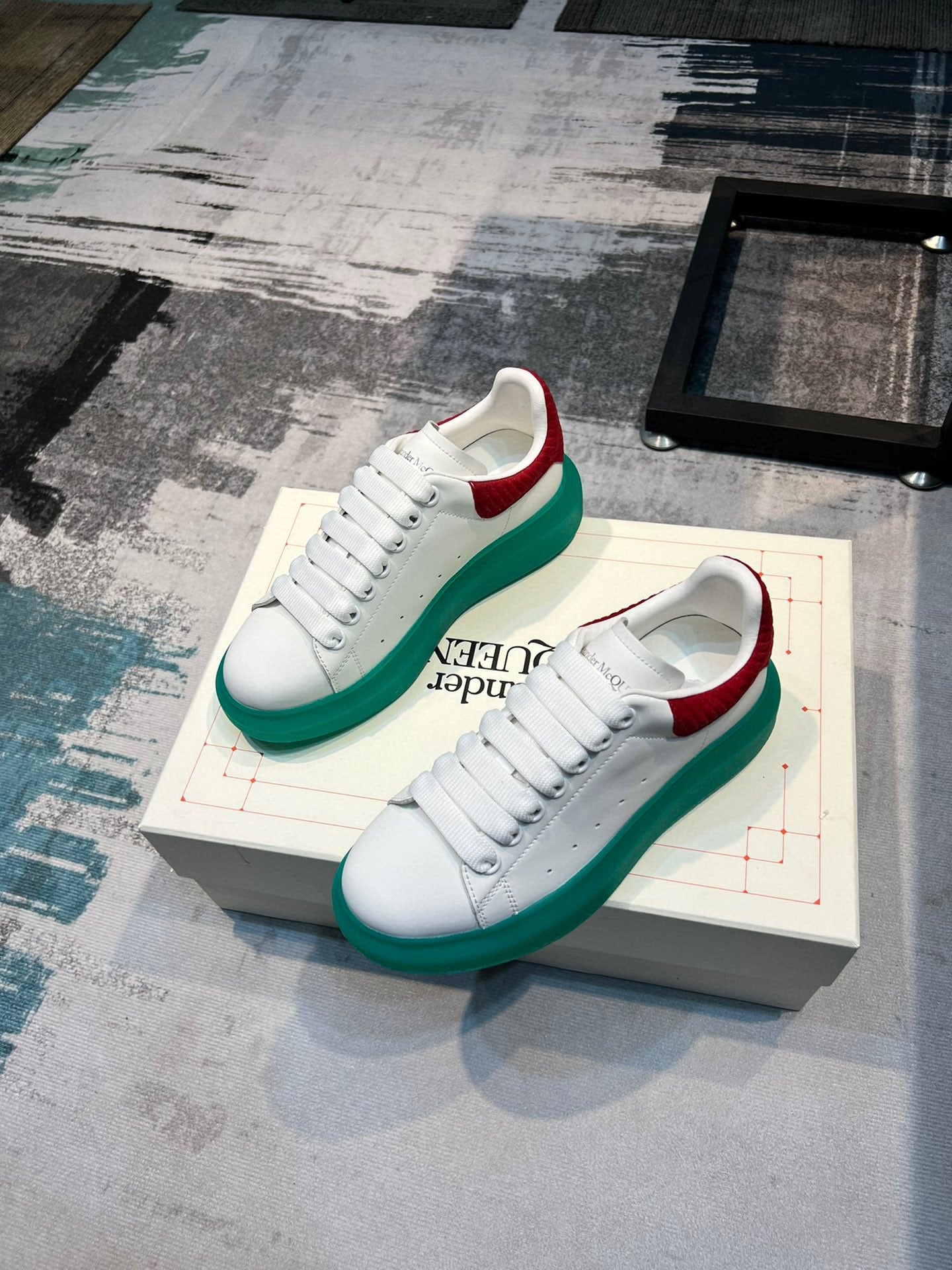 Alexander Mcqueen -037shores