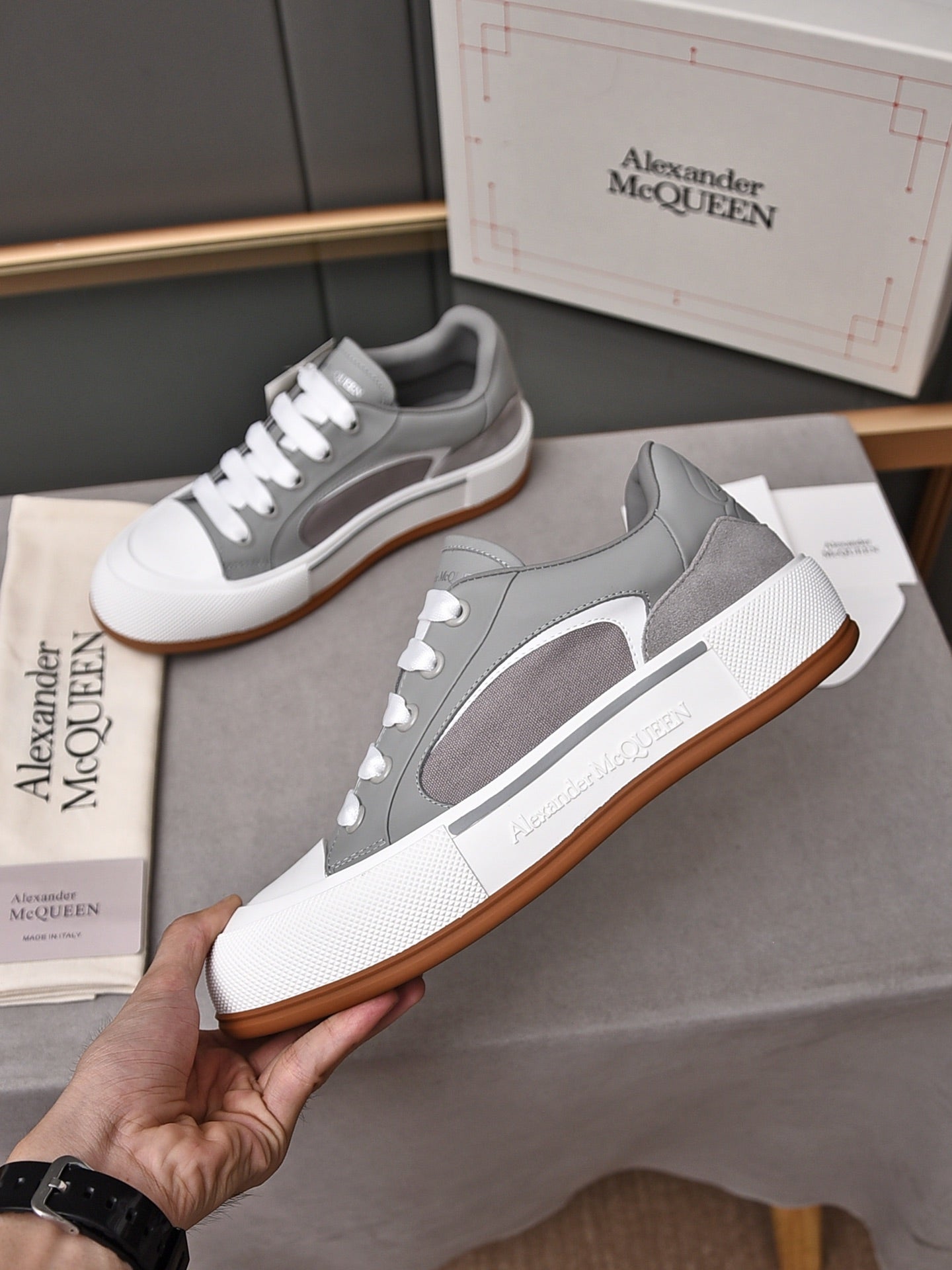 Alexander Mcqueen -038shores