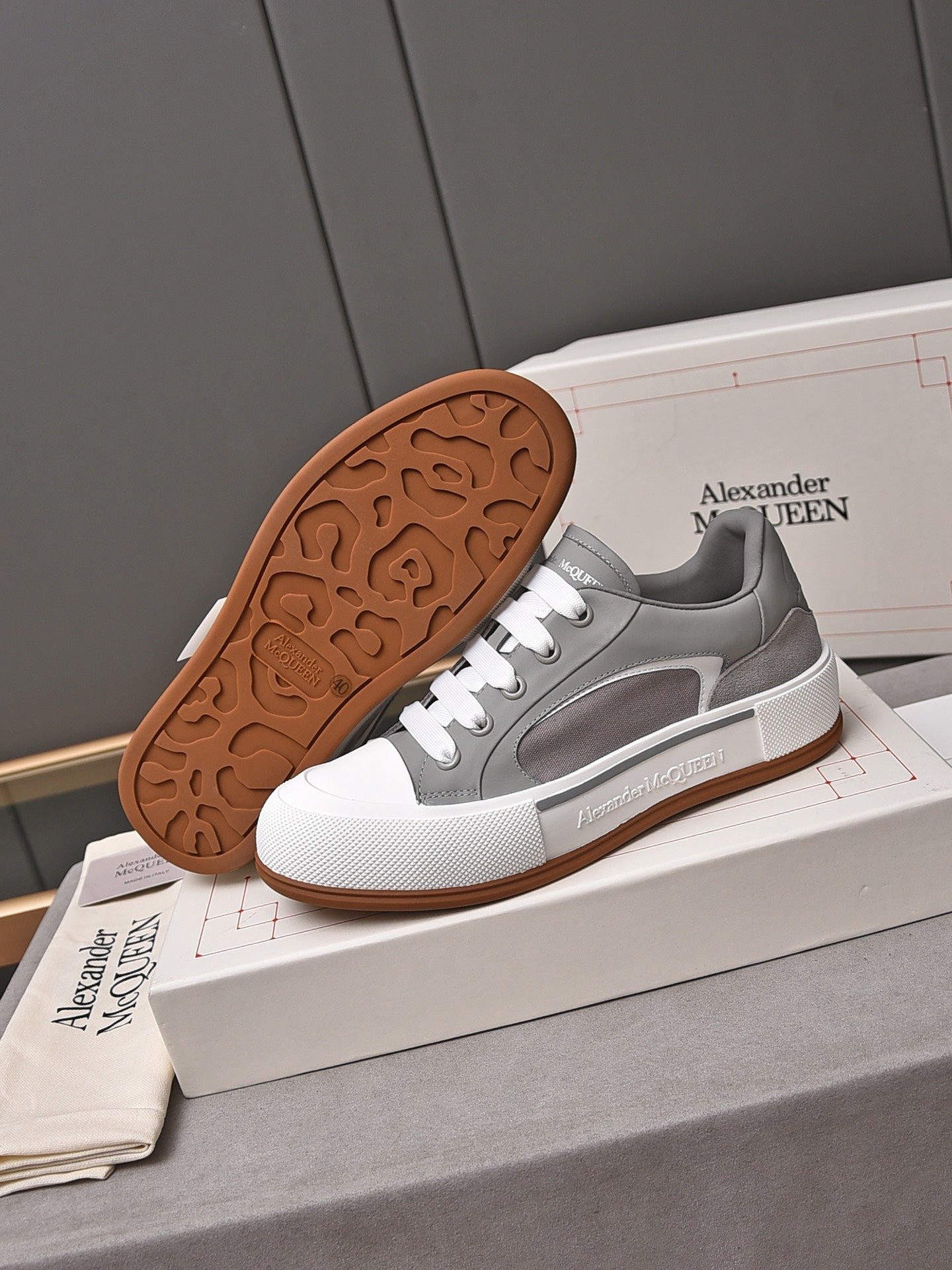 Alexander Mcqueen -038shores