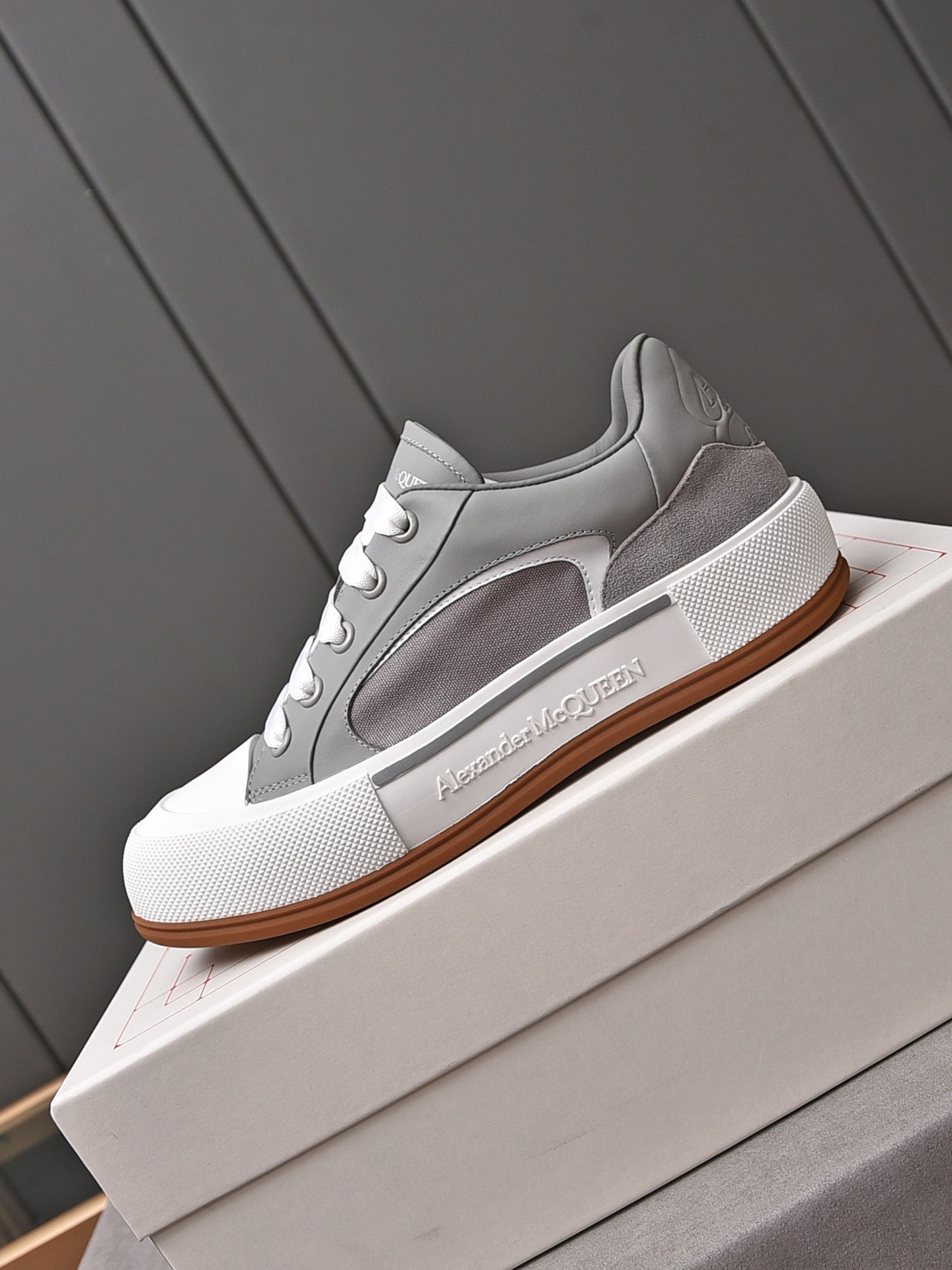 Alexander Mcqueen -038shores