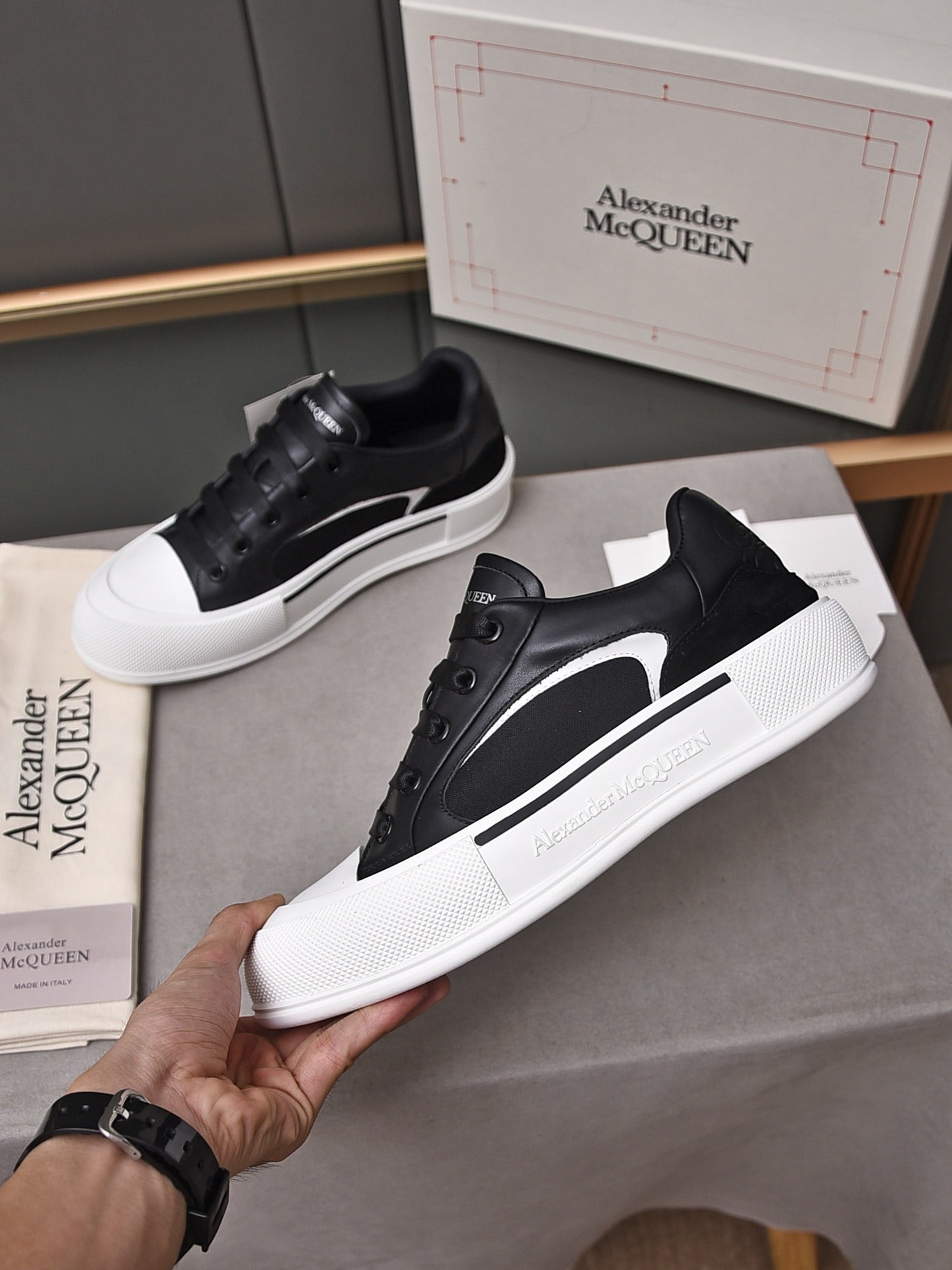 Alexander Mcqueen -039shores