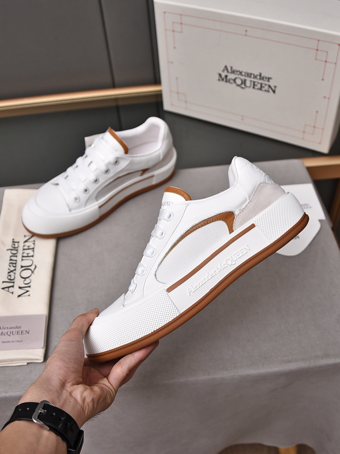 Alexander Mcqueen -040shores