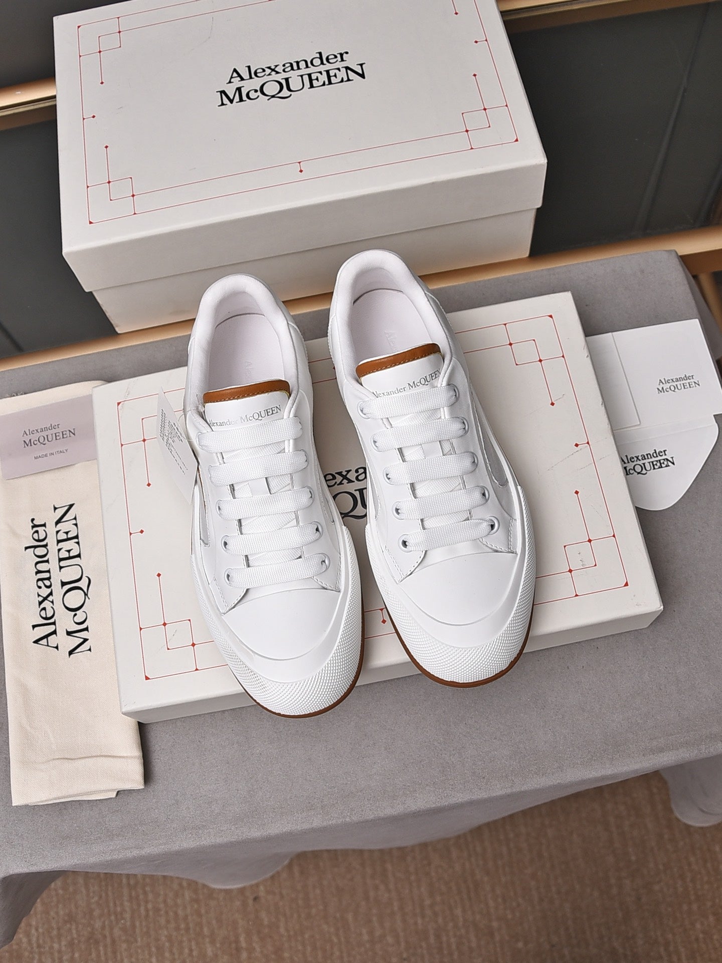 Alexander Mcqueen -040shores