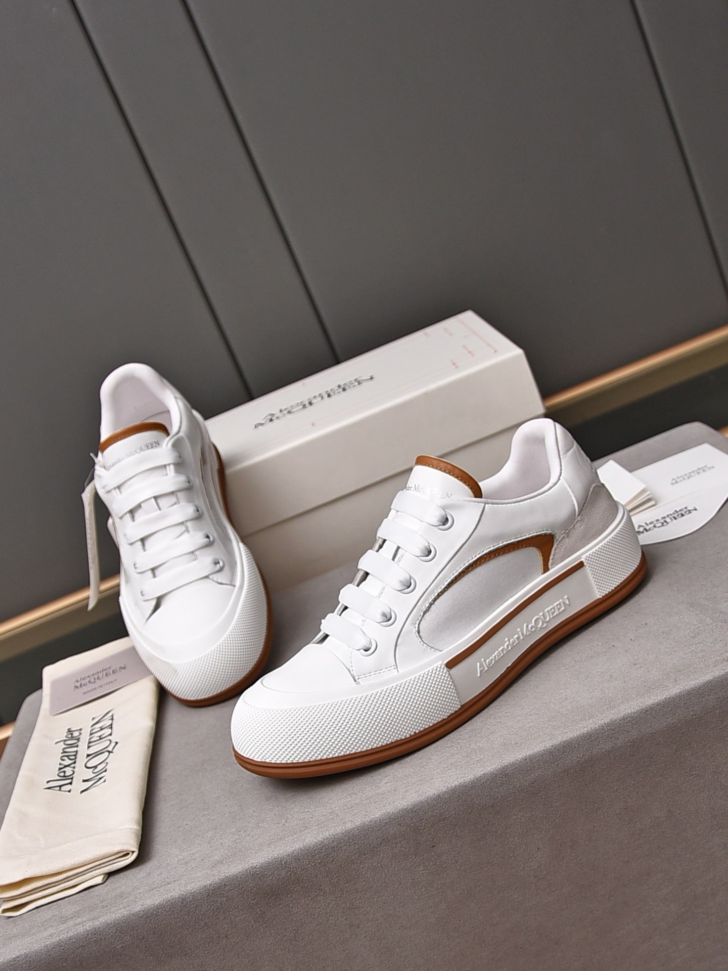 Alexander Mcqueen -040shores
